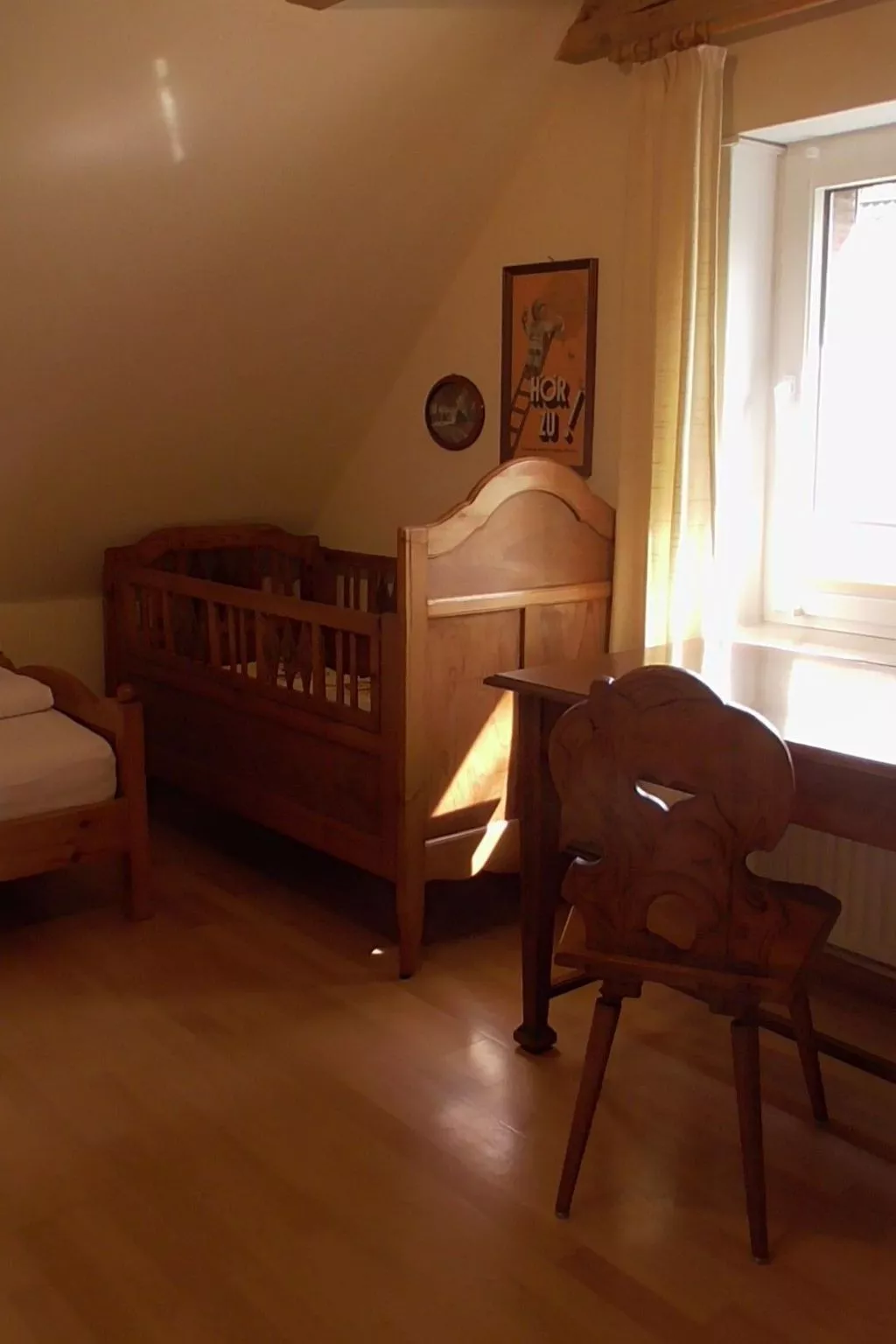 Mit überdachter Terrasse und Carport-Binnen