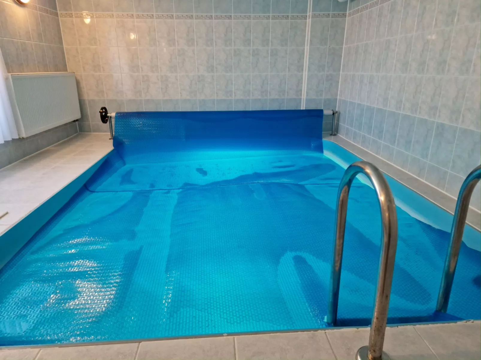 Mit Garten und Pools-Binnen