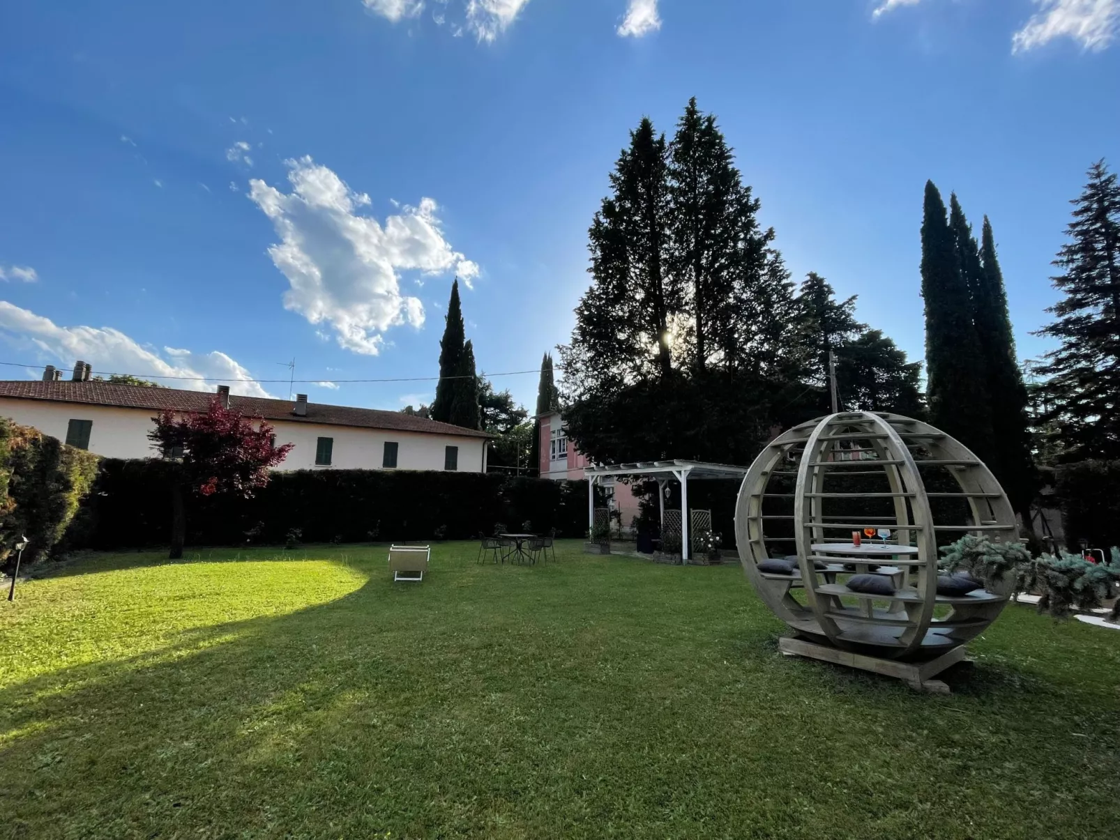 GROSSE LUXUSWOHNUNG-Buiten