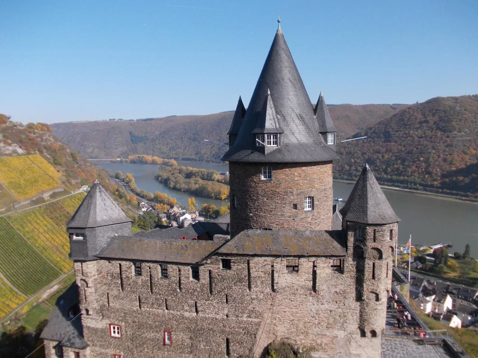 Mit Balkon und Rheinblick-Image-tags.info