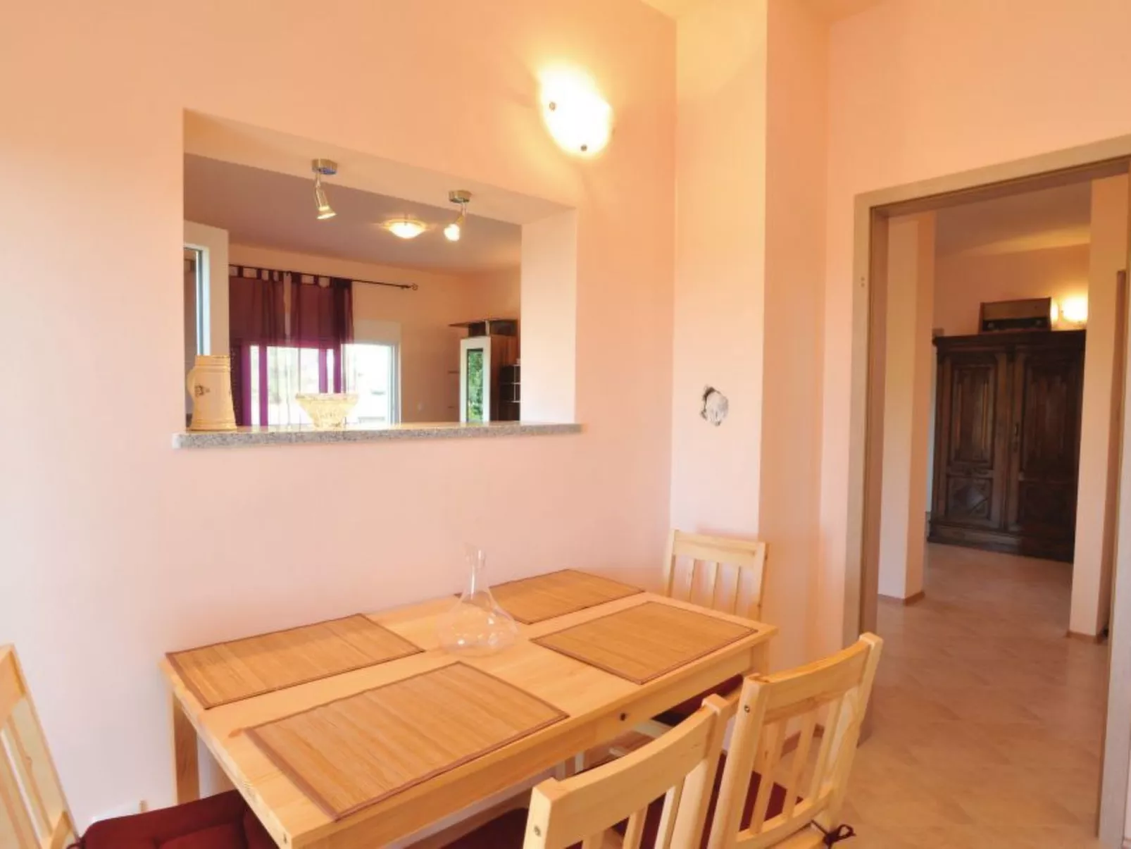 Villa "Sonnenblume" mit eigenem Garten und Grill-Binnen