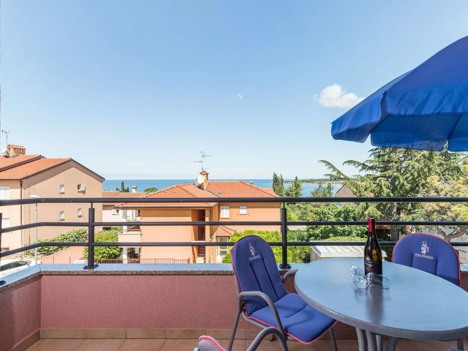 Strandnahe Ferienwohnung mit großem Garten-Buiten