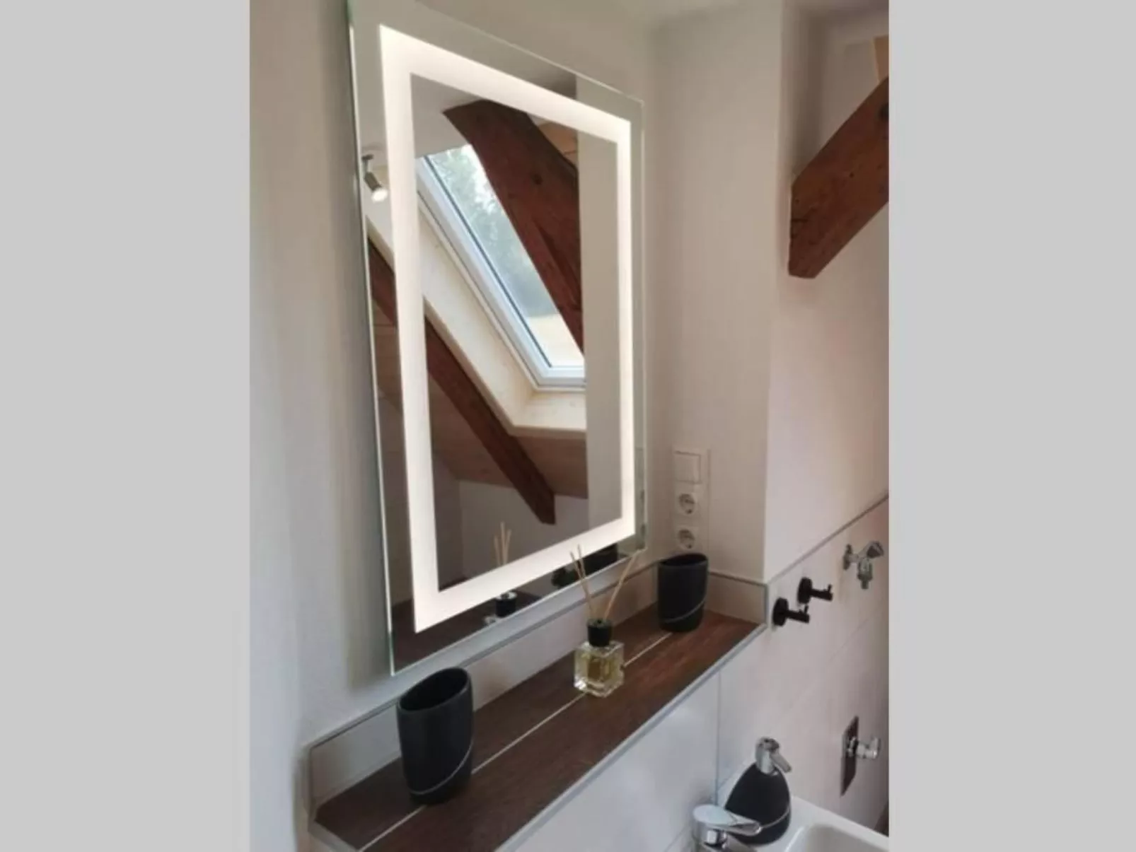 Moderne Ferienwohnung mit Hot Tub und Fasssauna-Binnen