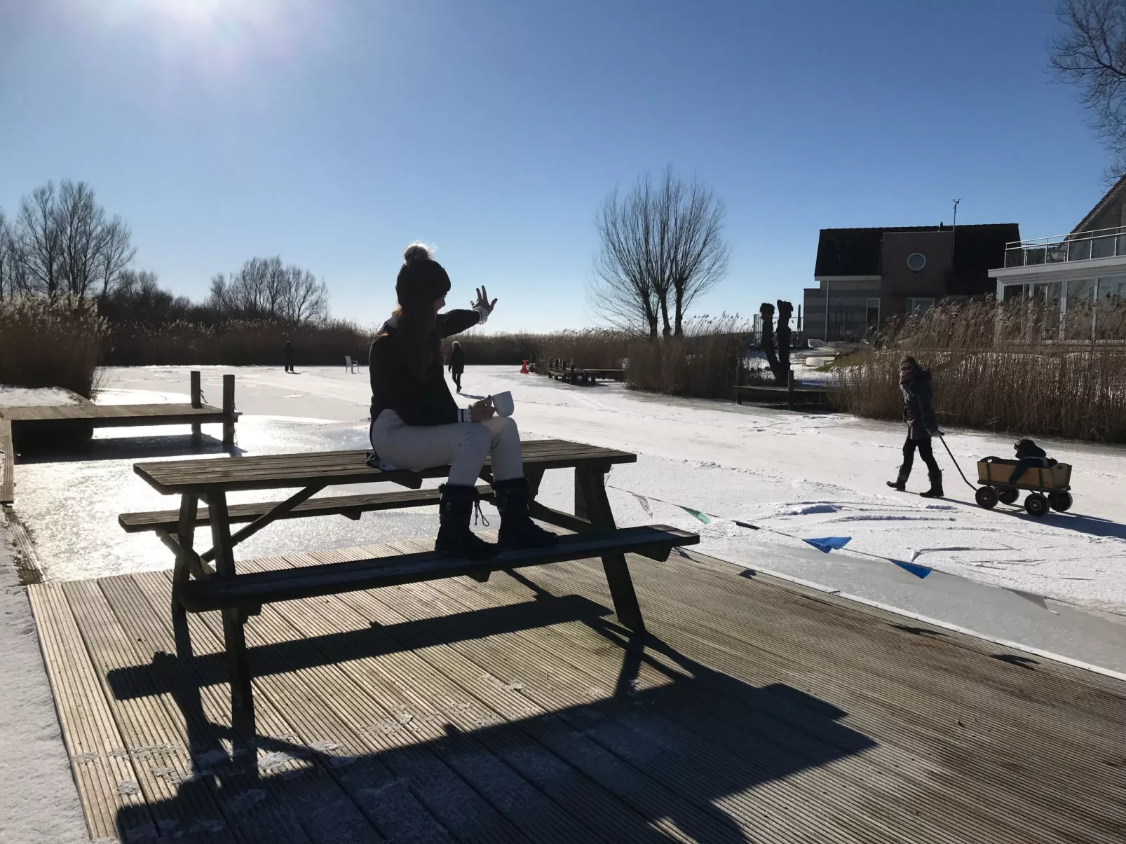 Modernes Ferienhaus mit Sauna und Whirlpool-Buiten