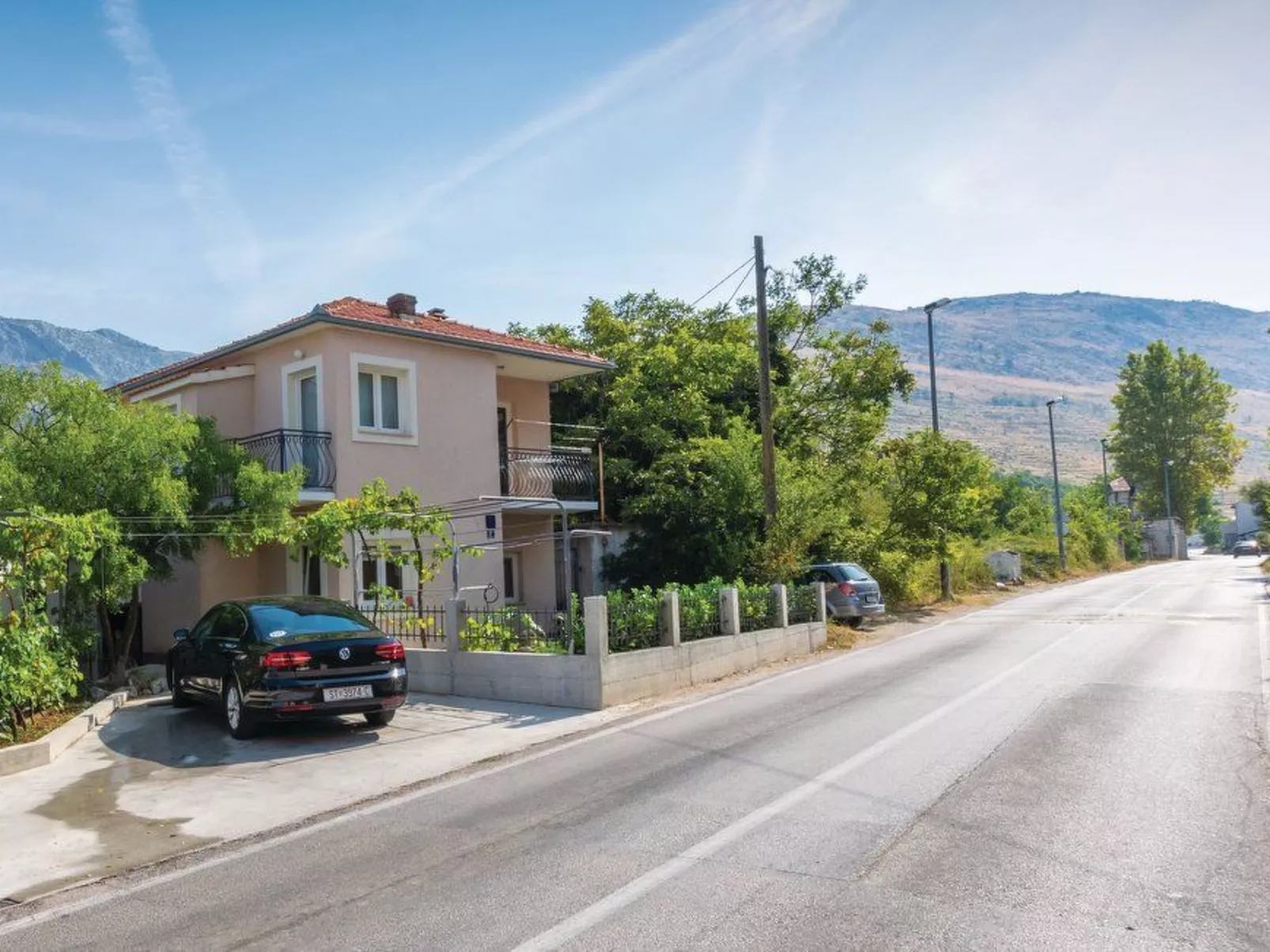 Žrnovnica, Entspannung am Flussufer-Buiten