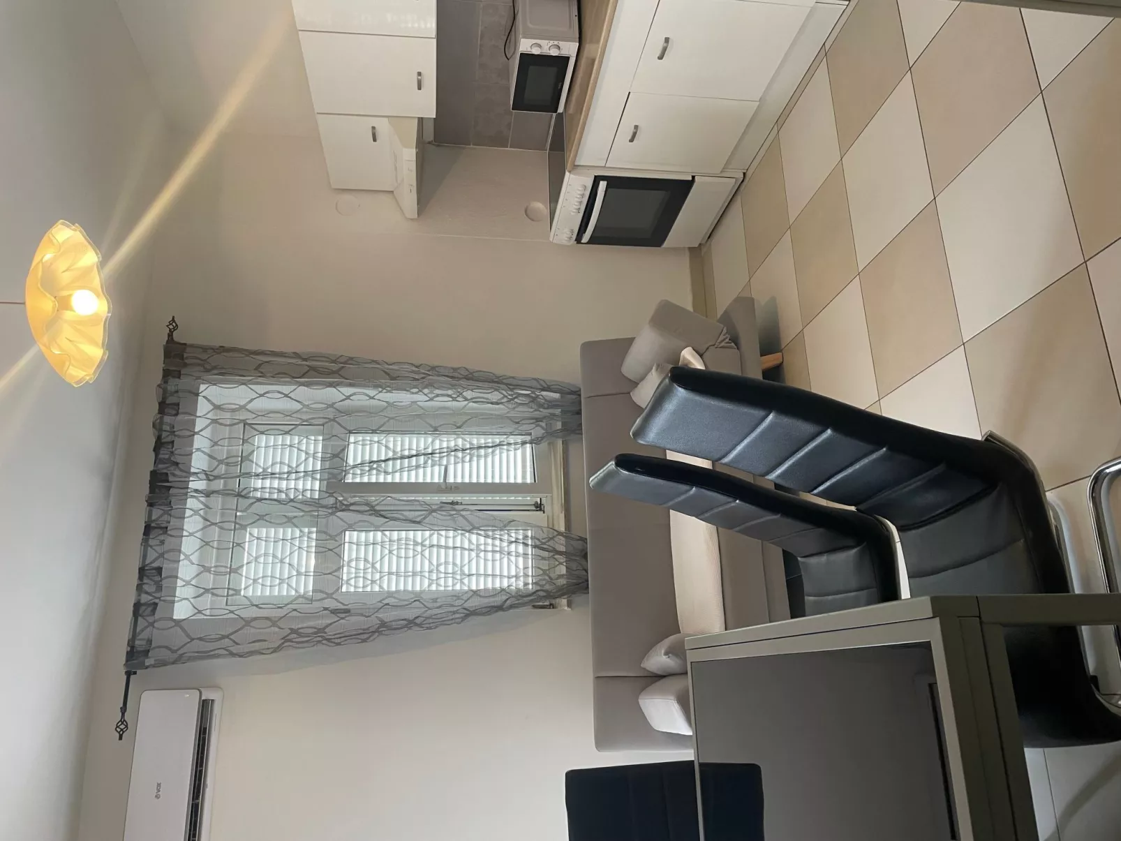 Mit Blick auf das Wasser-Binnen