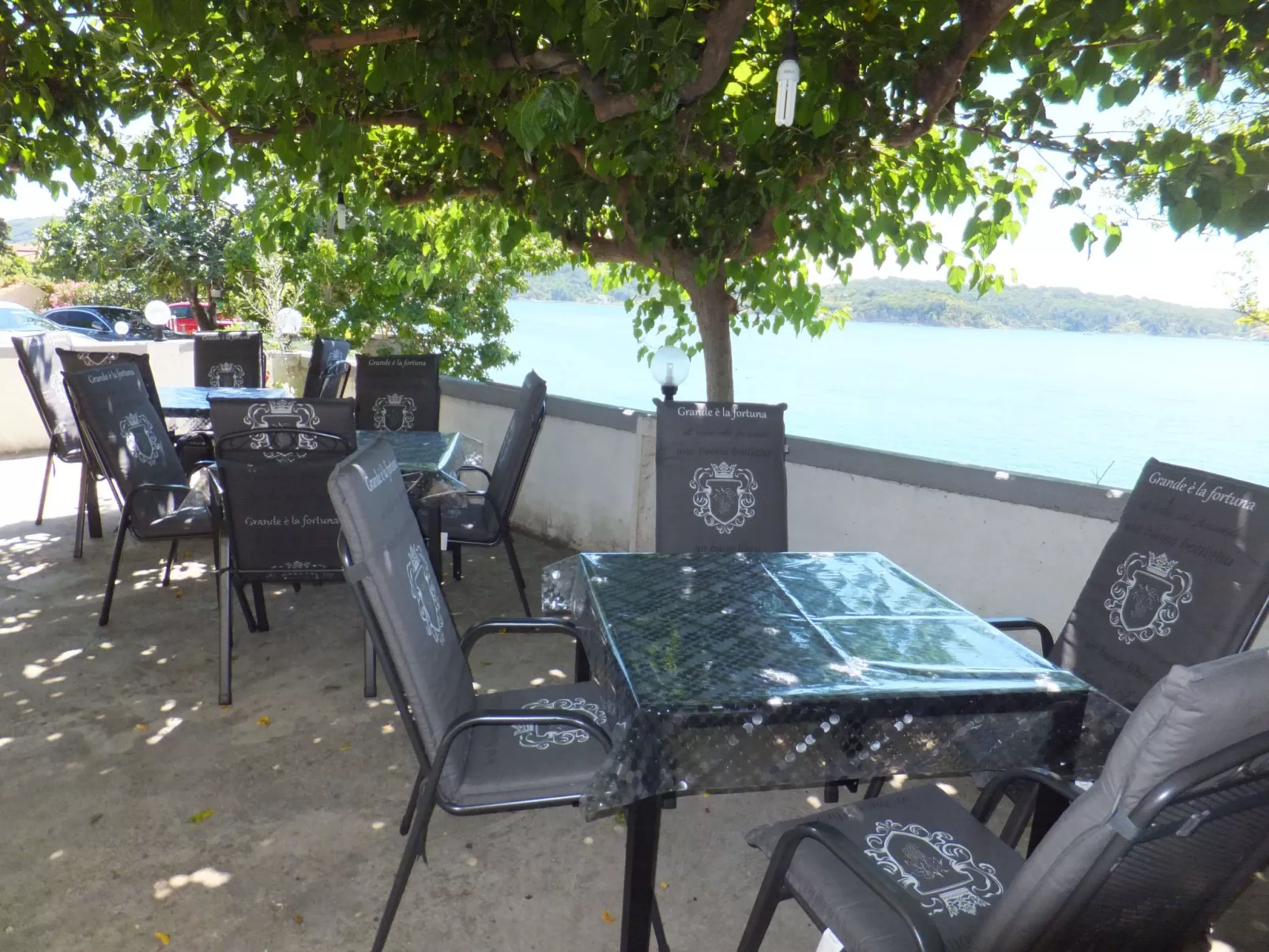 Appartement 6 - mit einer großen Terrasse-Buiten