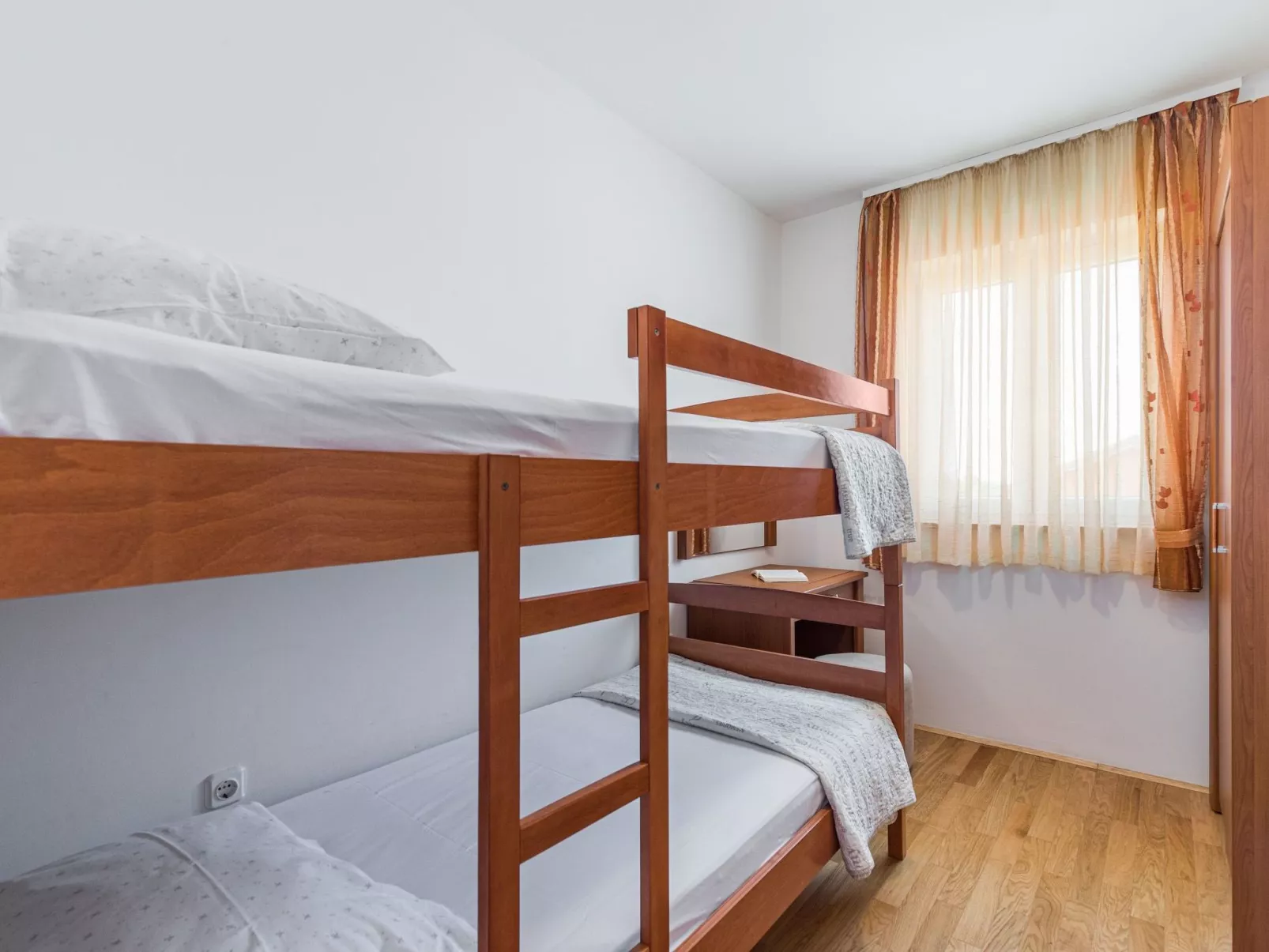 Pinta mit großem Garten-Binnen