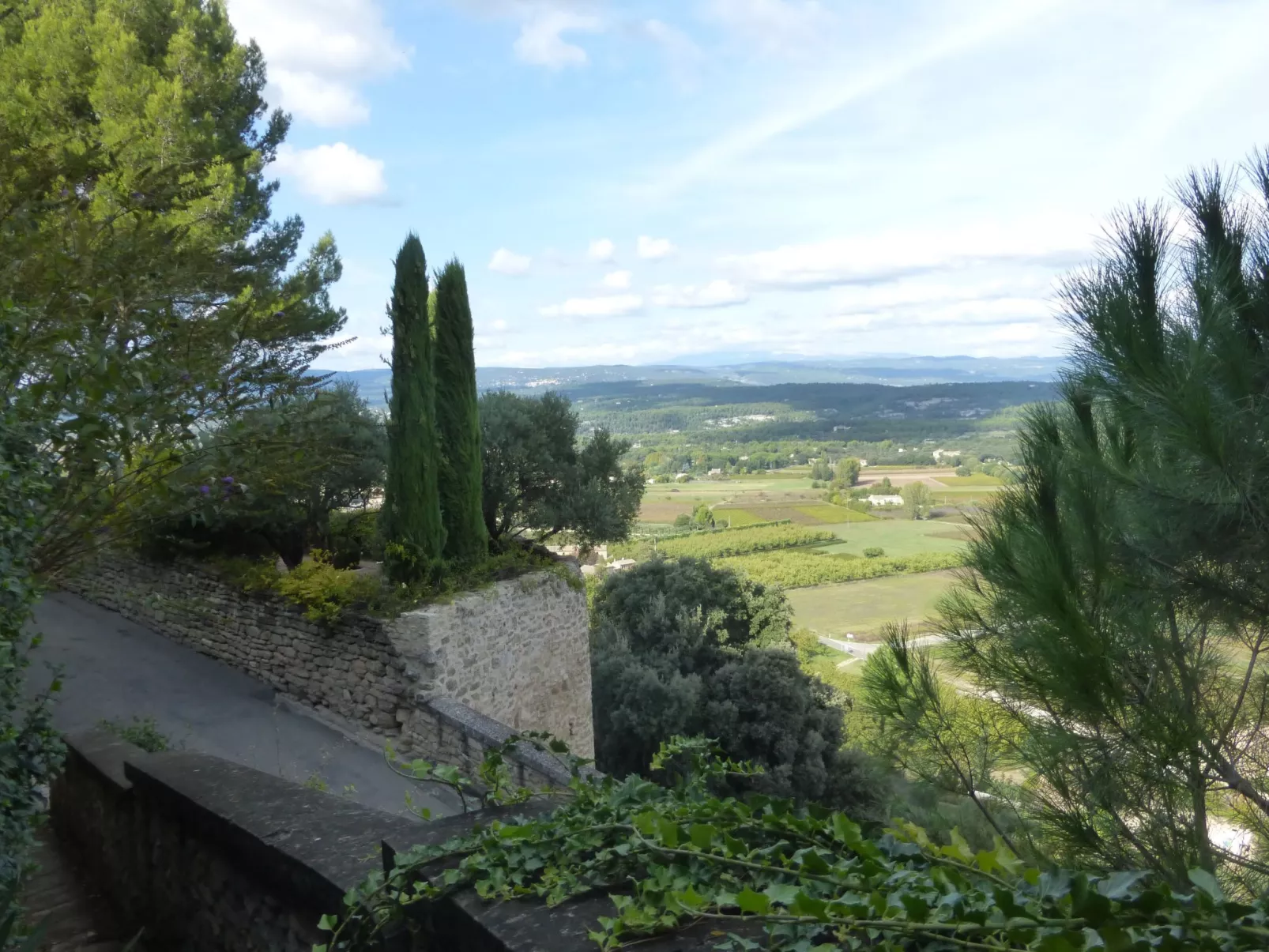 Charmantes Haus mit Pool und Garten-Buiten