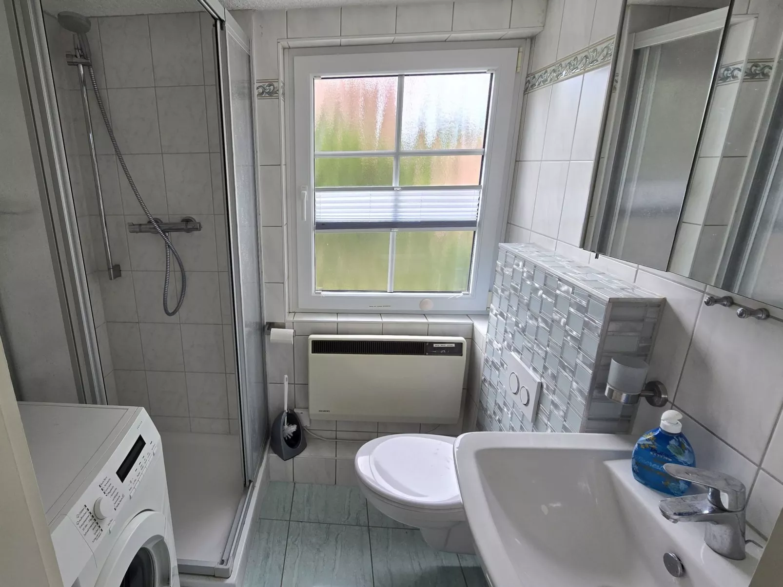 Behagliches Ferienhaus mit Garten und Terrasse-Binnen