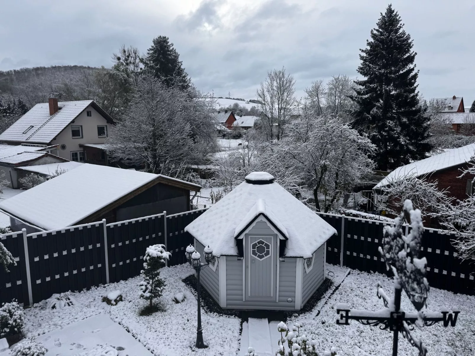 HAUS d MÖGLICHKEITEN-Buiten
