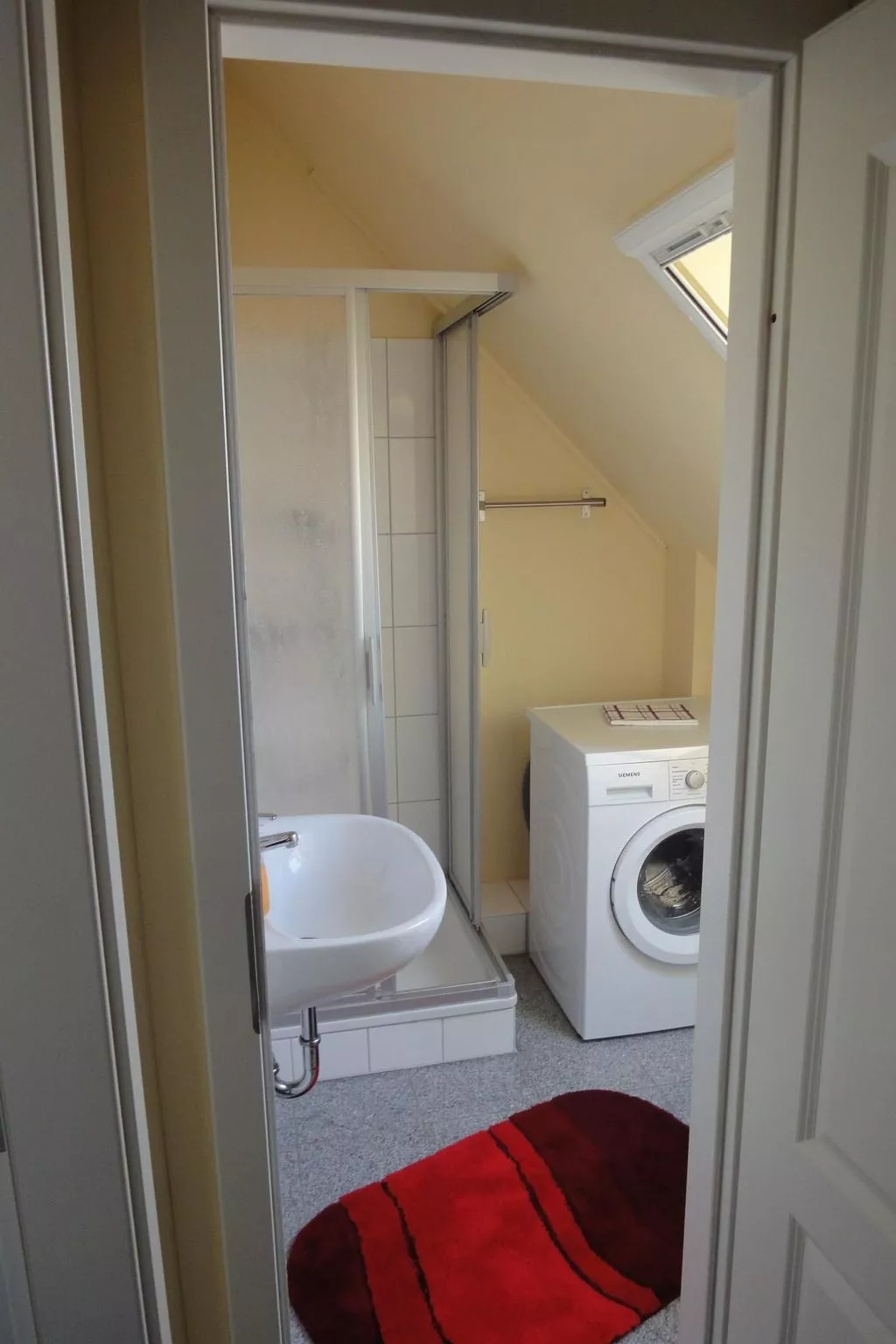 Am Wasser mit Terrasse und Kaminofen-Image-tags.info