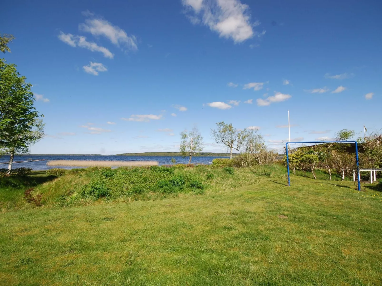 In Tibro mit Kleinem Garten-Buiten
