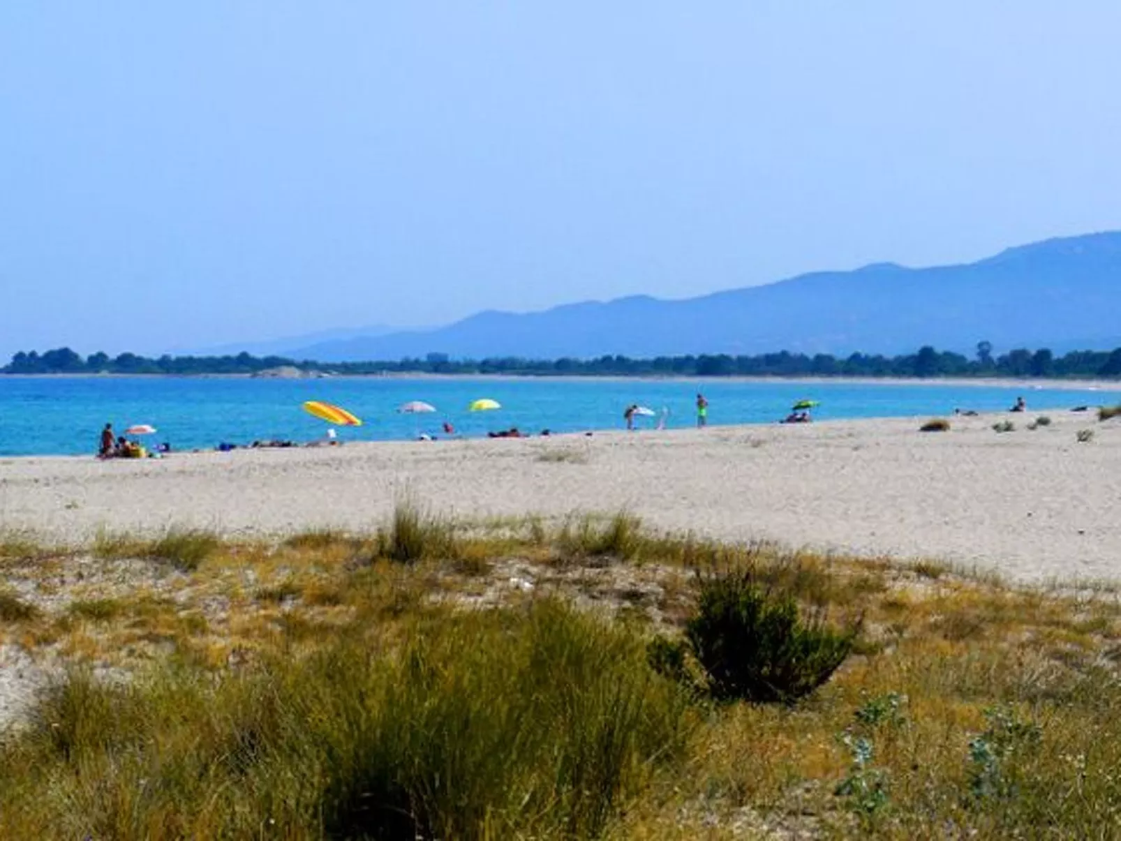 Haus mit Garten, Grill und Terrasse-Buiten