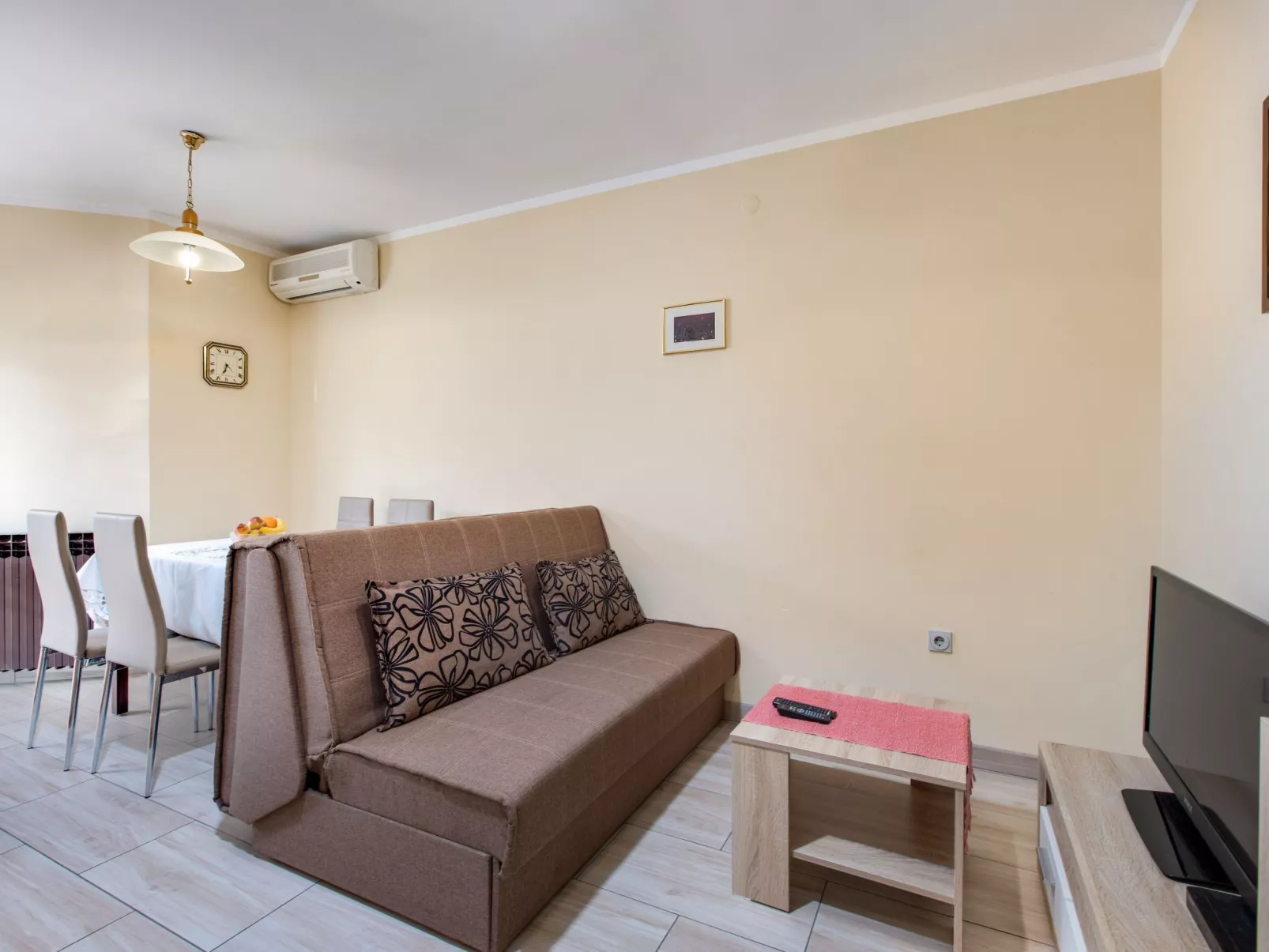 Schöne Wohnung "Apartman Mira 2"-Binnen