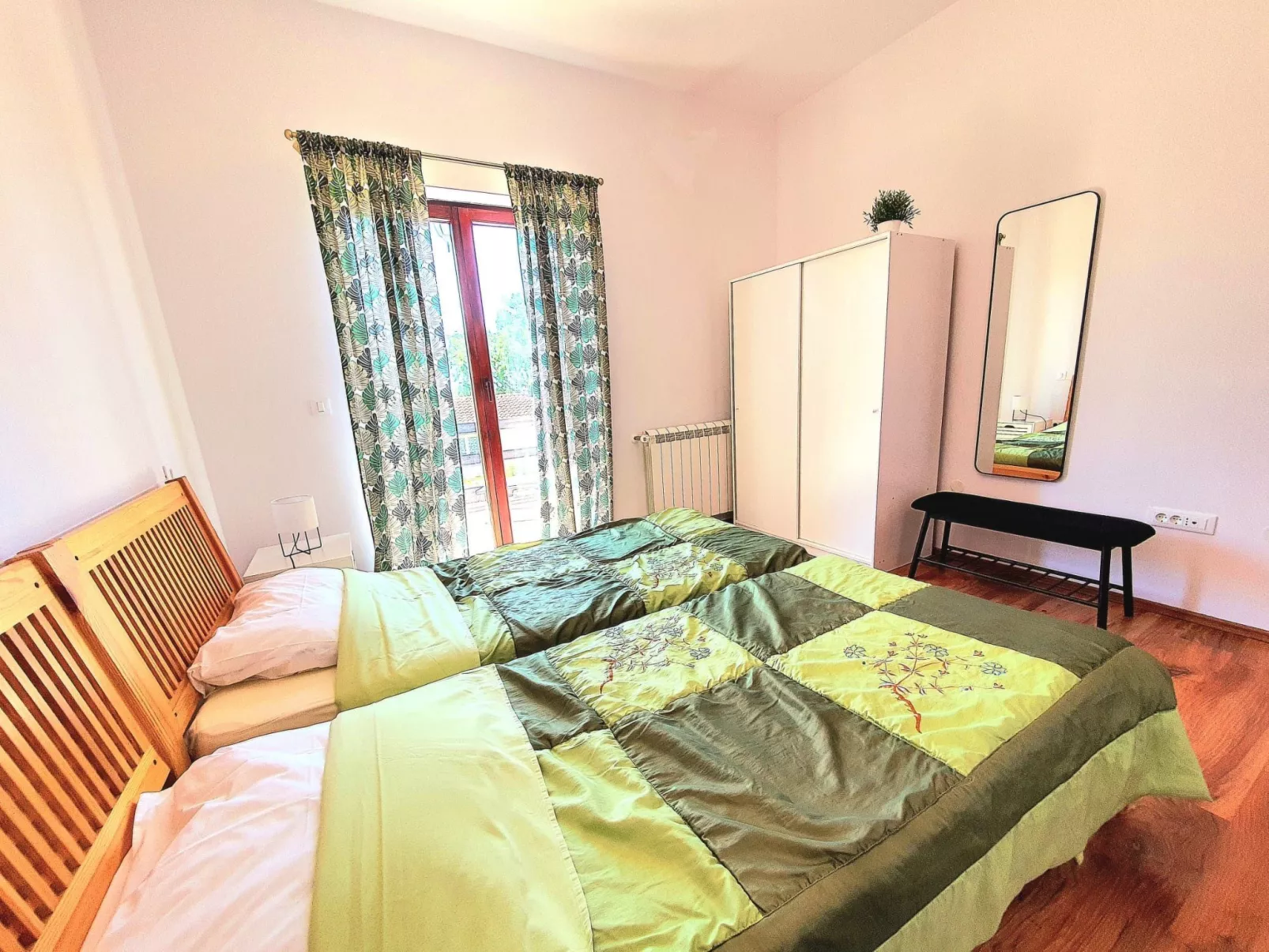 Komfortable, ruhige Erdgeschoss-Ferienwohnung-Binnen