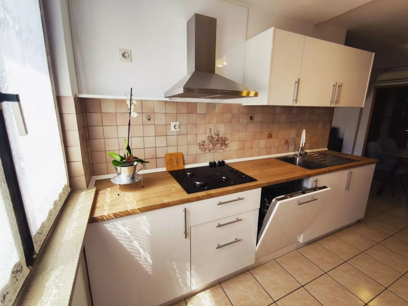 "Jela" mit Terrasse-Binnen