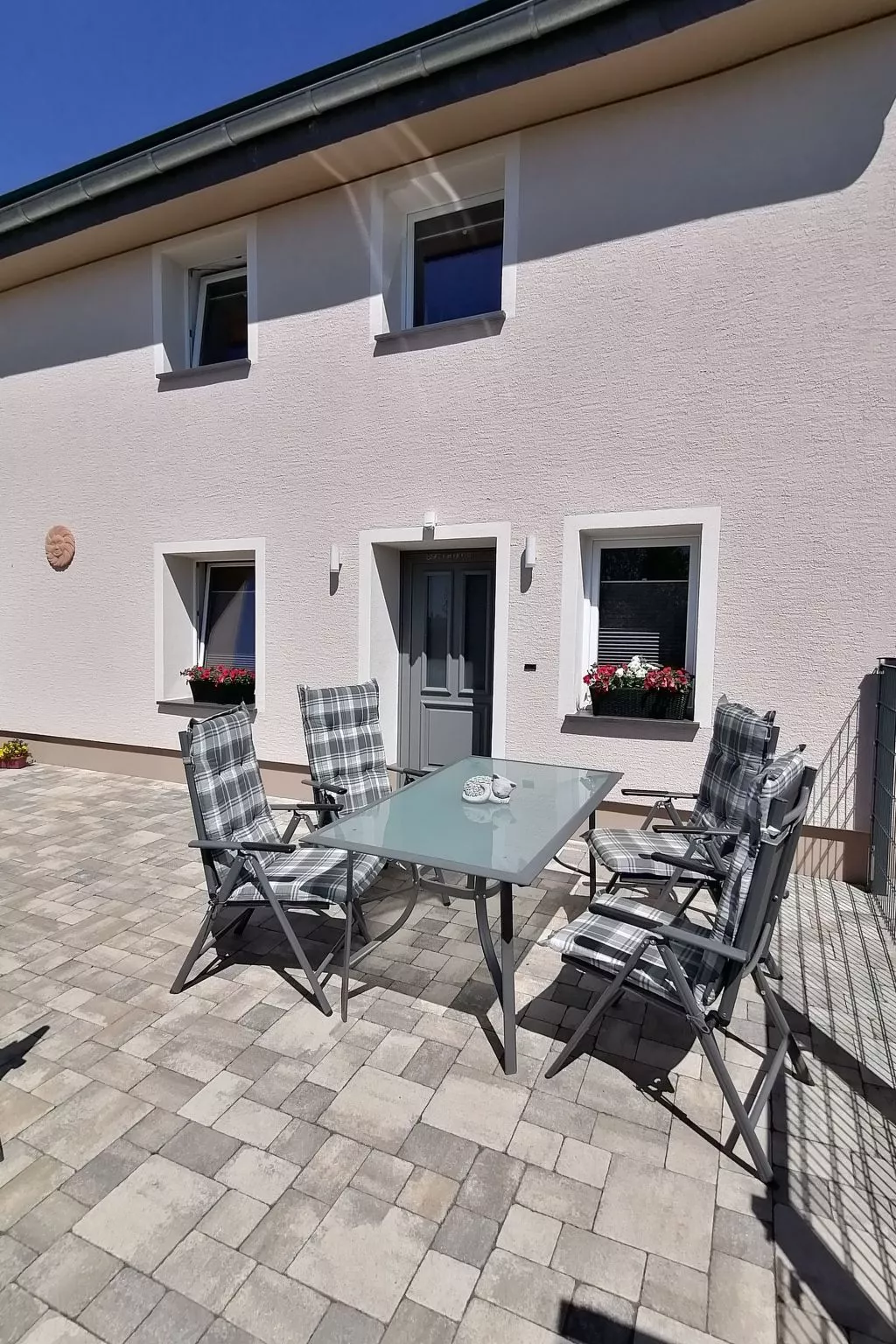 Appartement mit Terrasse-Buiten