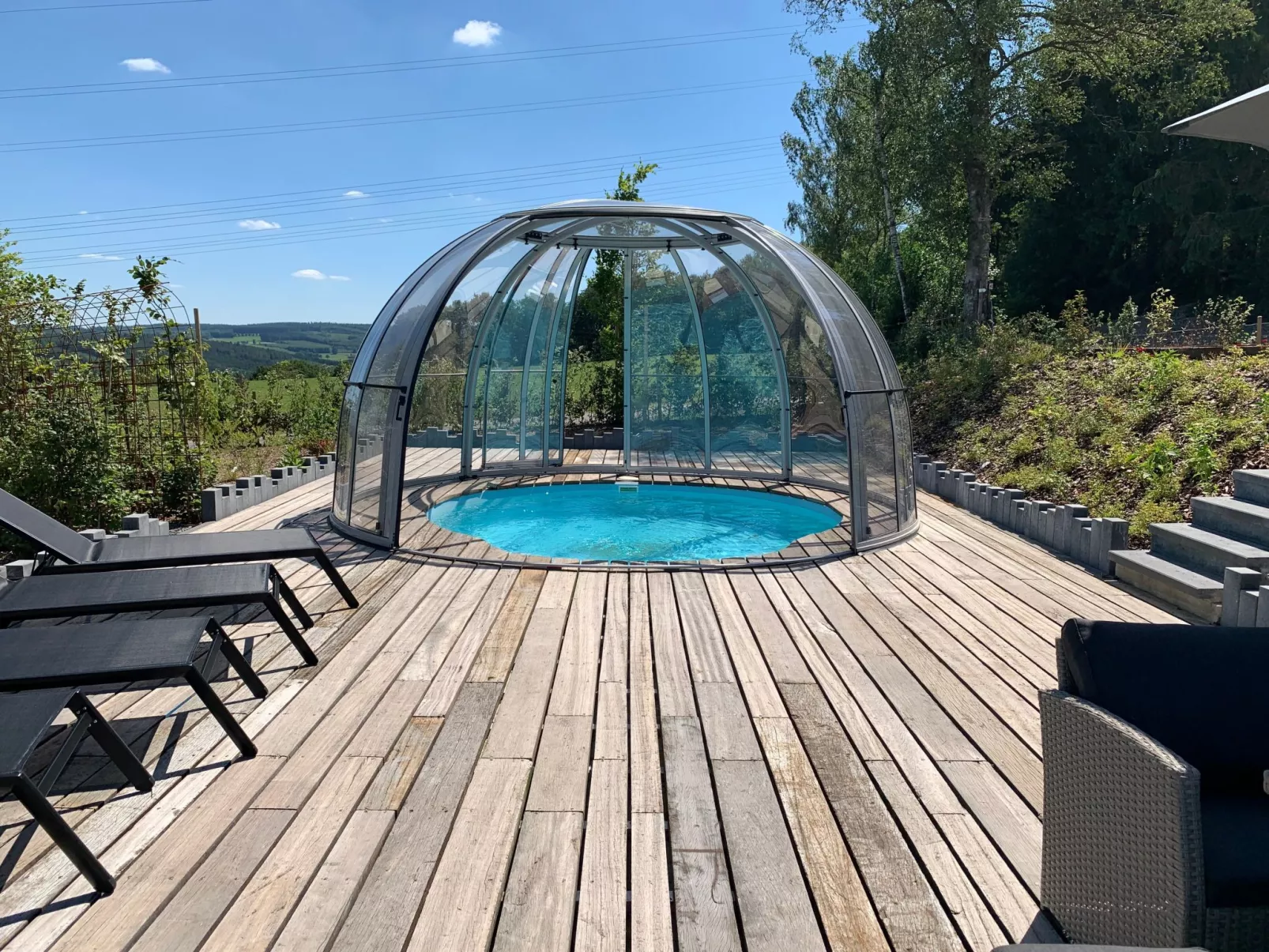 Landhaus mit Hallenbad-Buiten