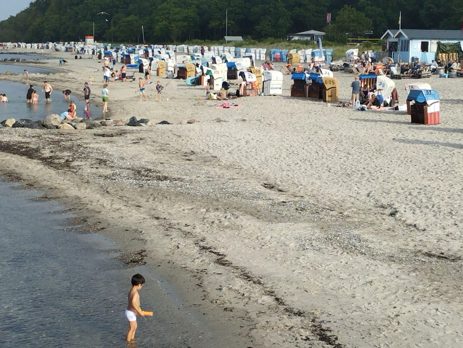 Strandnahes Studio mit kleiner Gartenterrasse-Image-tags.info