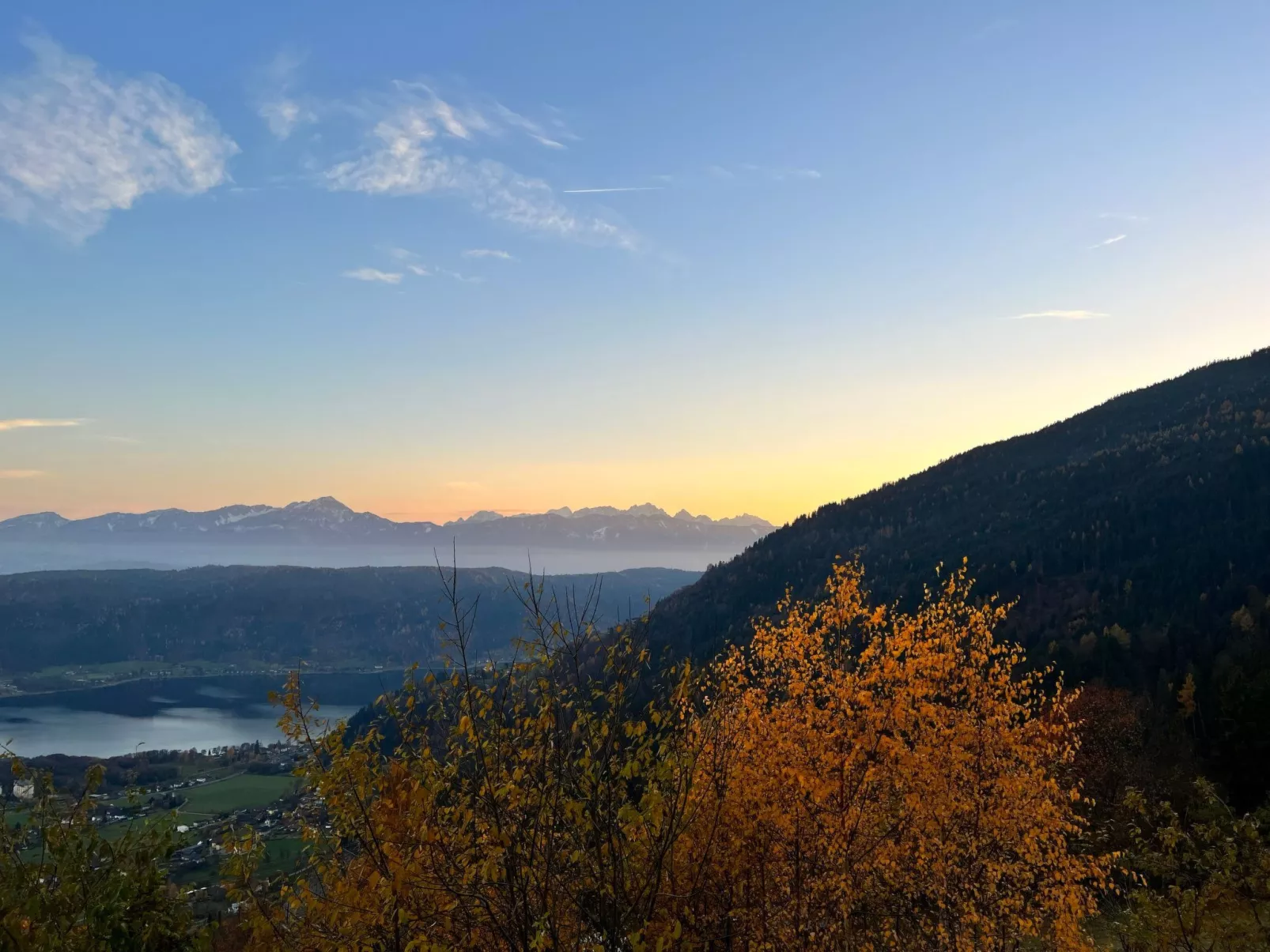 Appartement mit herrlichem Berg- und Seeblick-Buiten