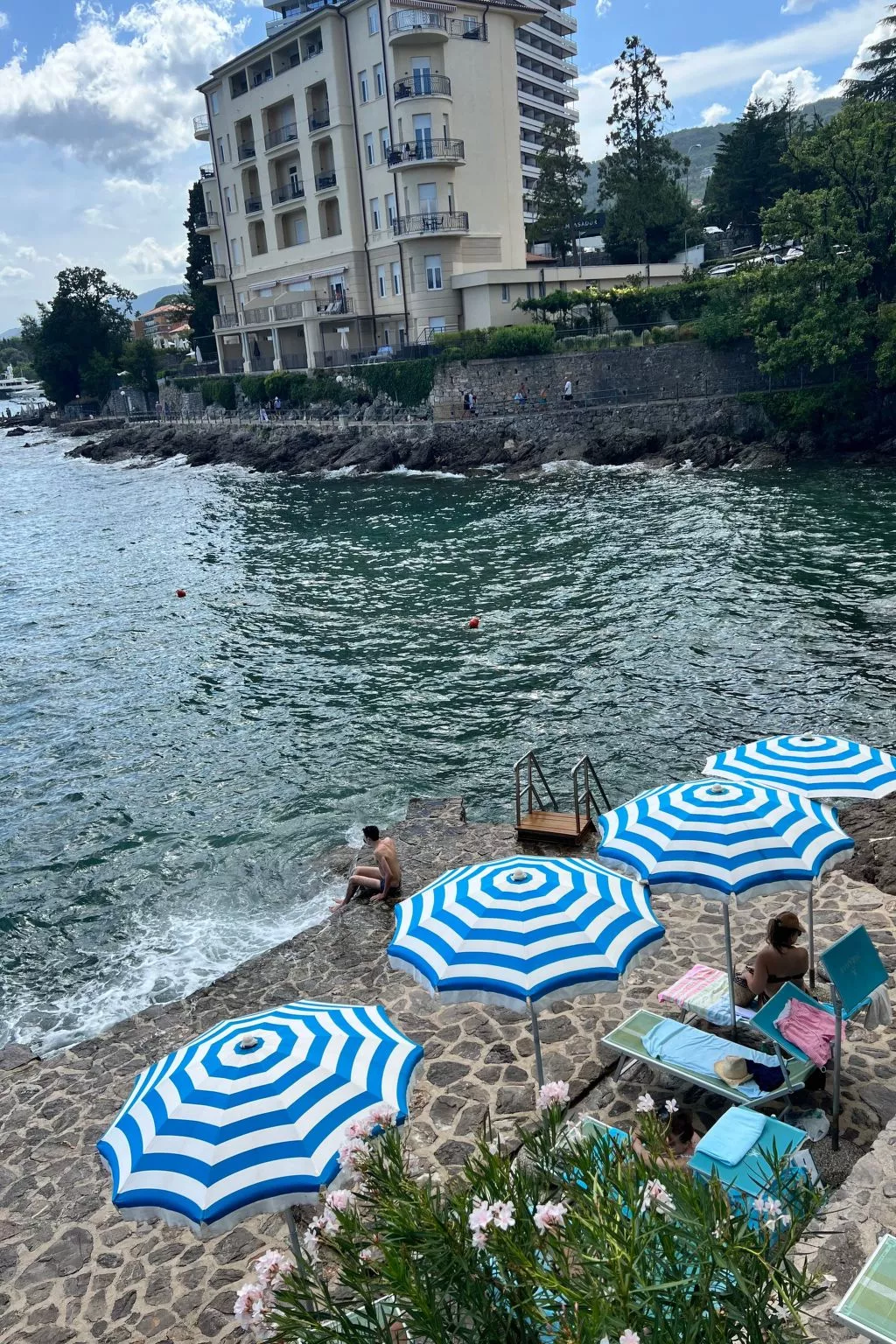 Appartement mit Terrasse-Buiten
