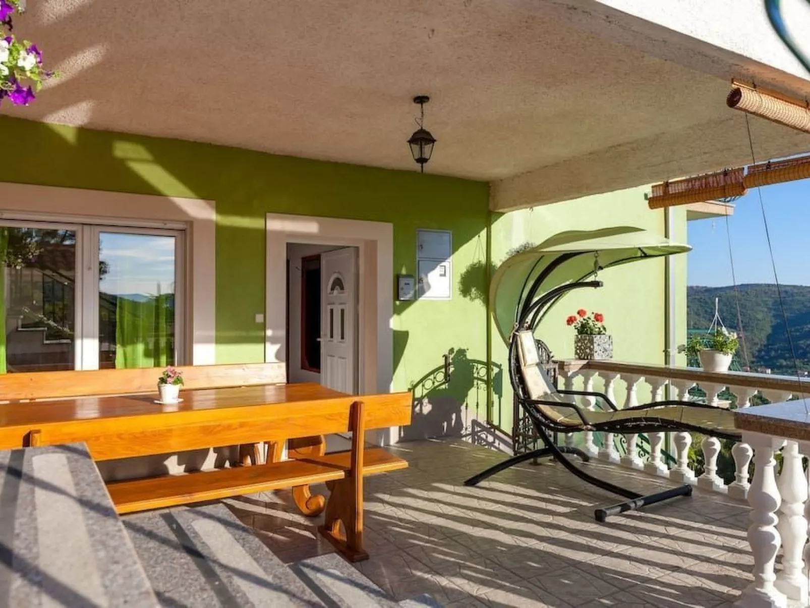 Privatwohnung mit Jacuzzi und Schwimmbad-Buiten