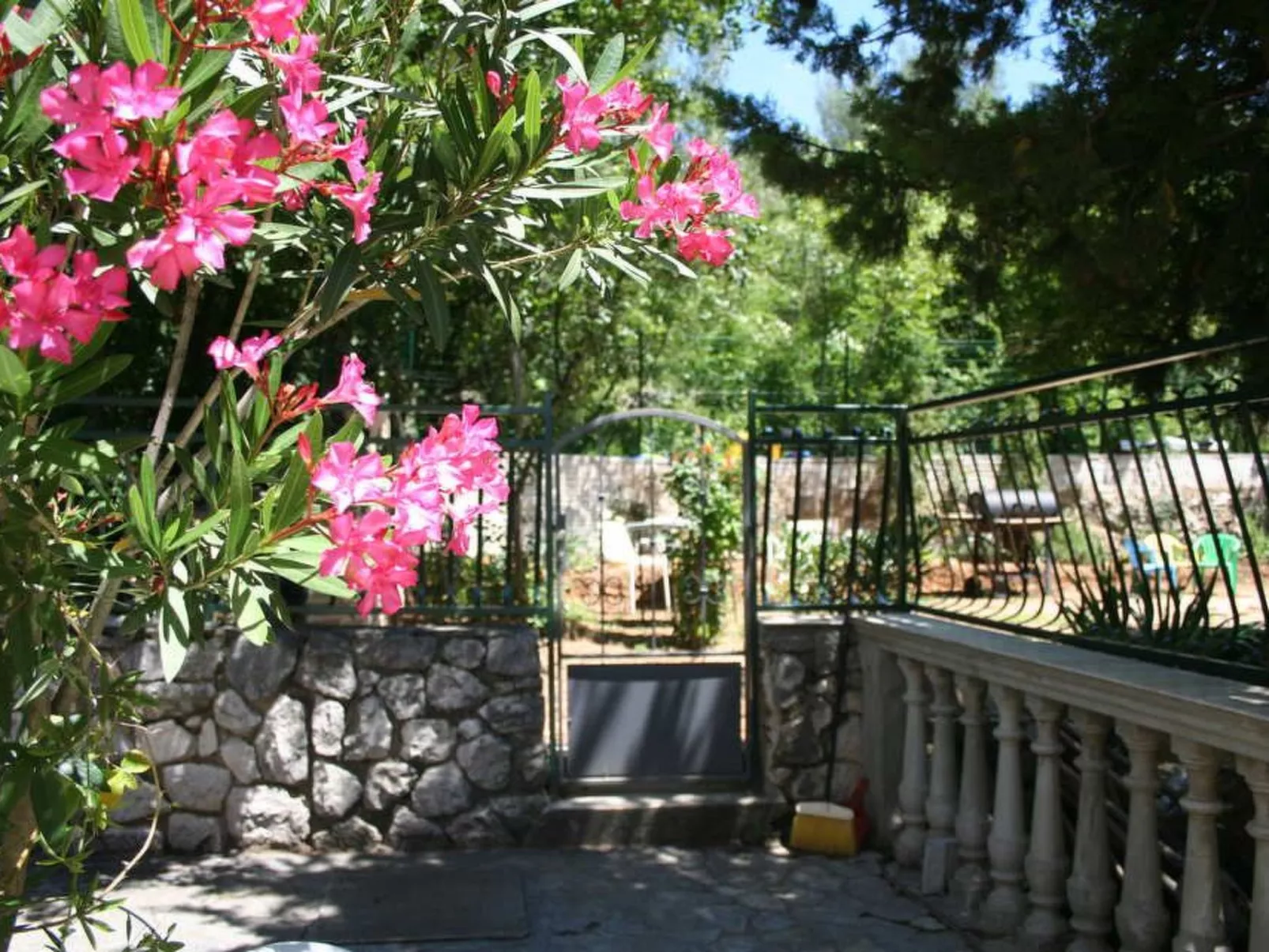 Haus La Dostana-Buiten