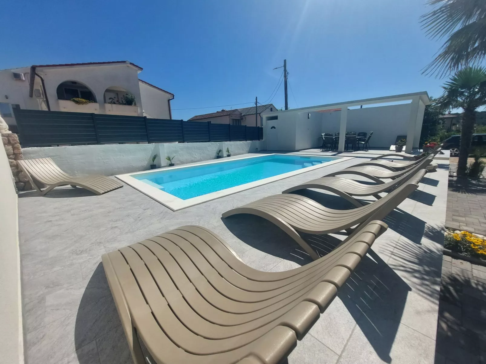 Gemütliche Ferienwohnung für Familien mit Terrasse-Buiten