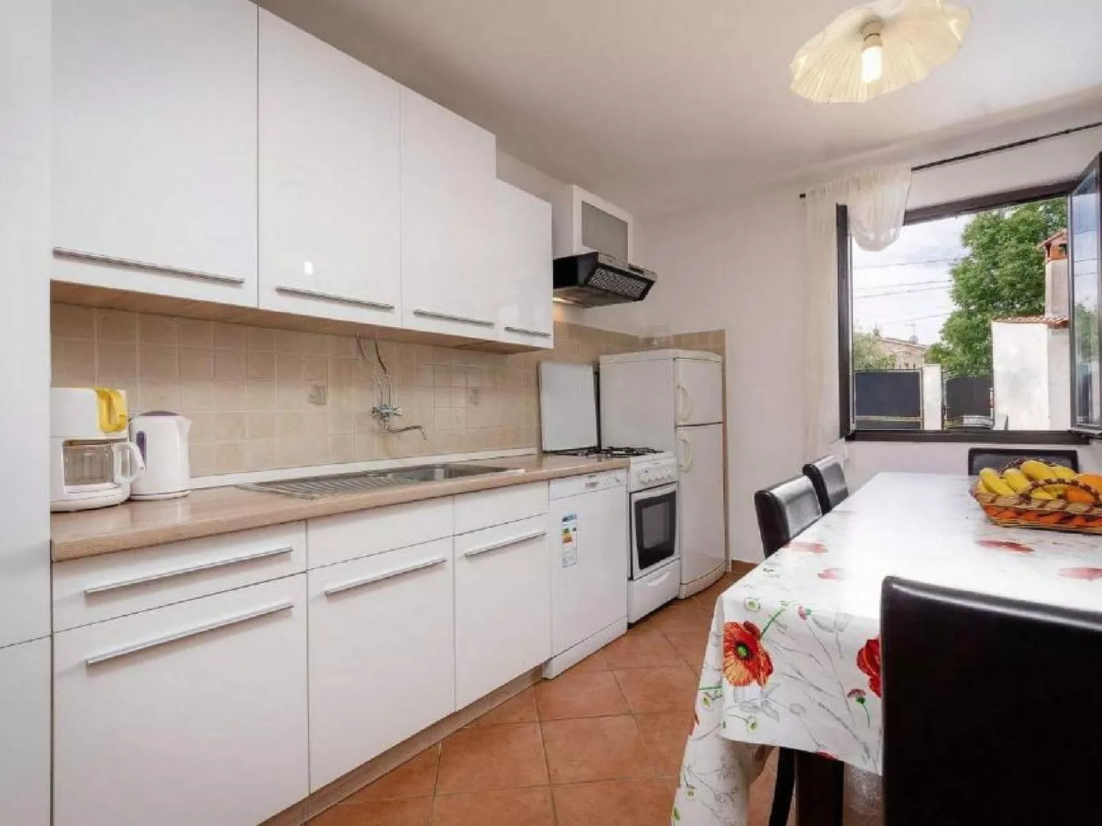 Casa Ana Milena-Binnen