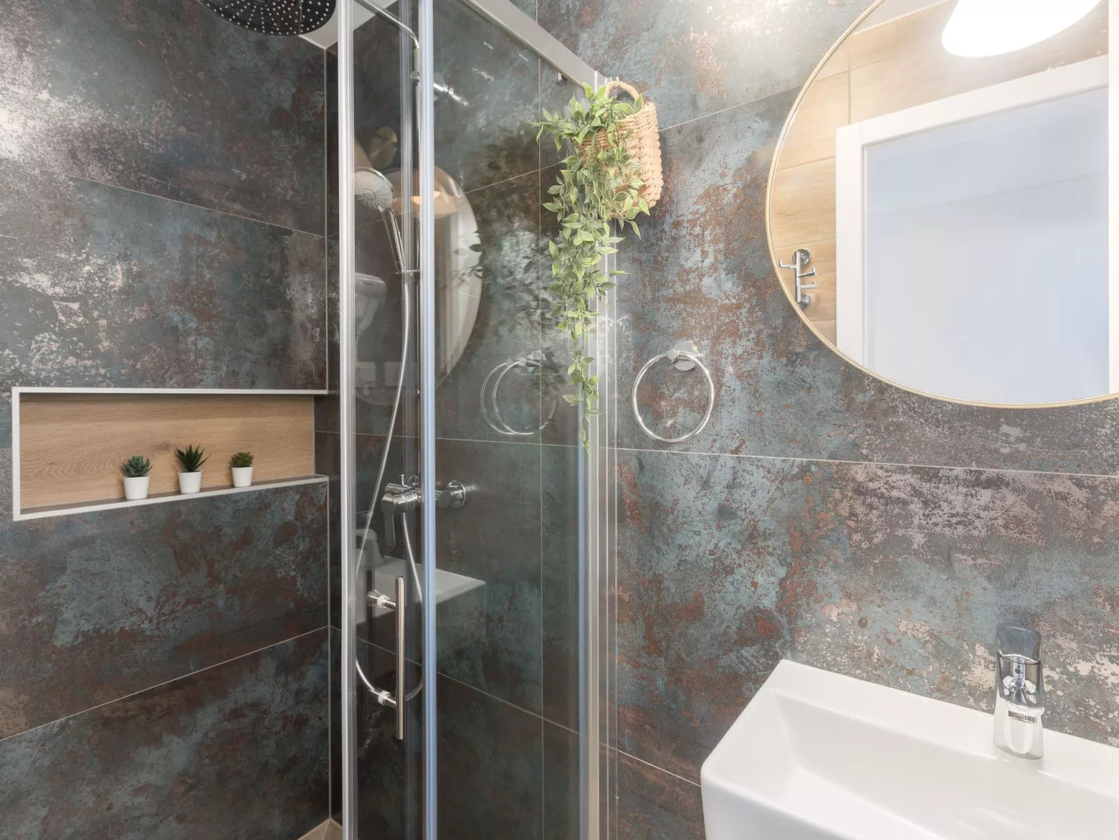 Resience Radovan 4-Image-tags.info