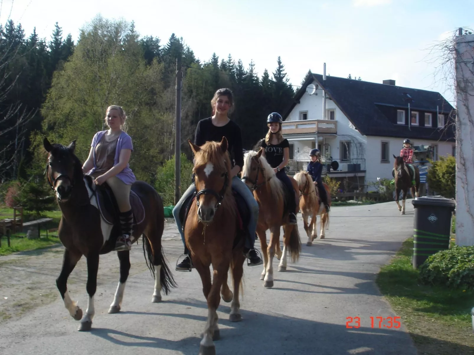 Mit Balkon und zwei Schlafzimmern-Buiten