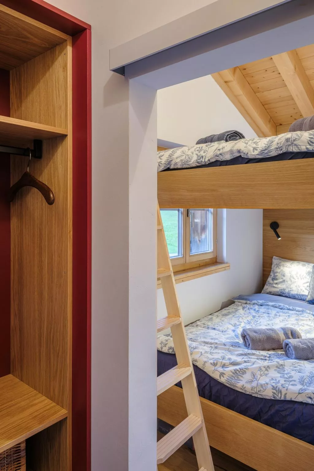 Blue Alpine Lodge-Binnen