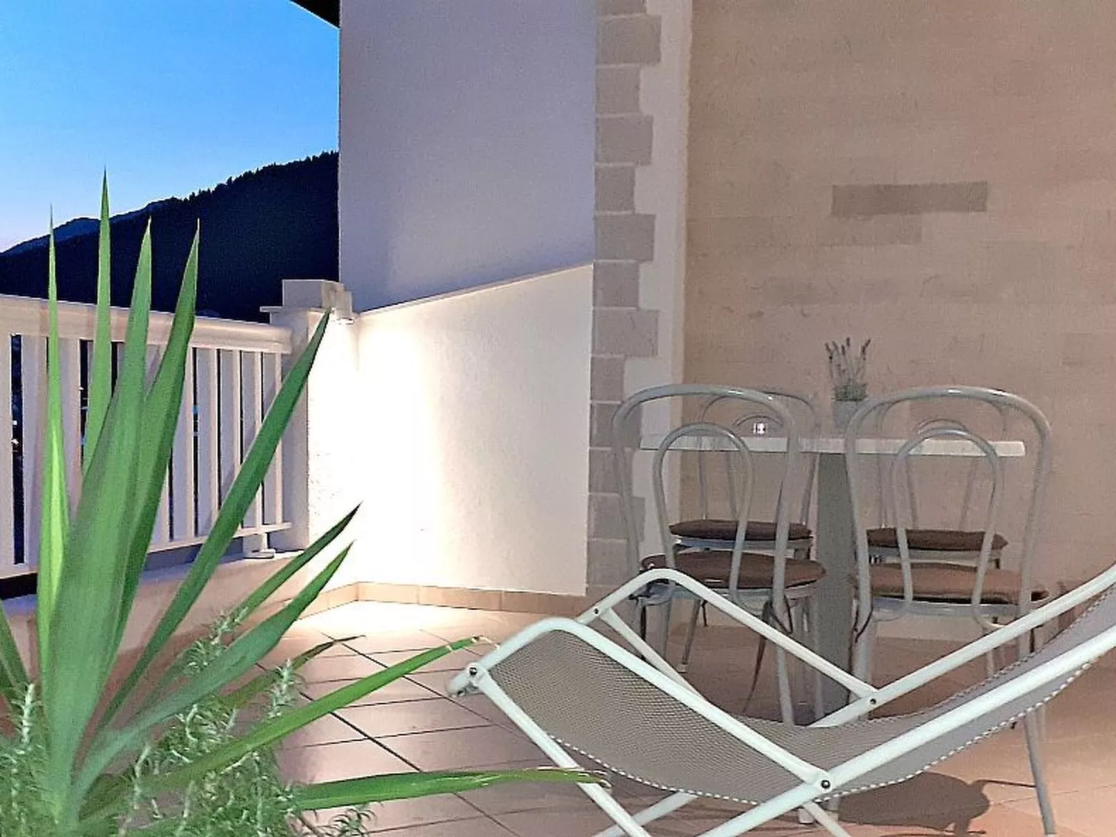 Mit Blick auf das Wasser - Buiten