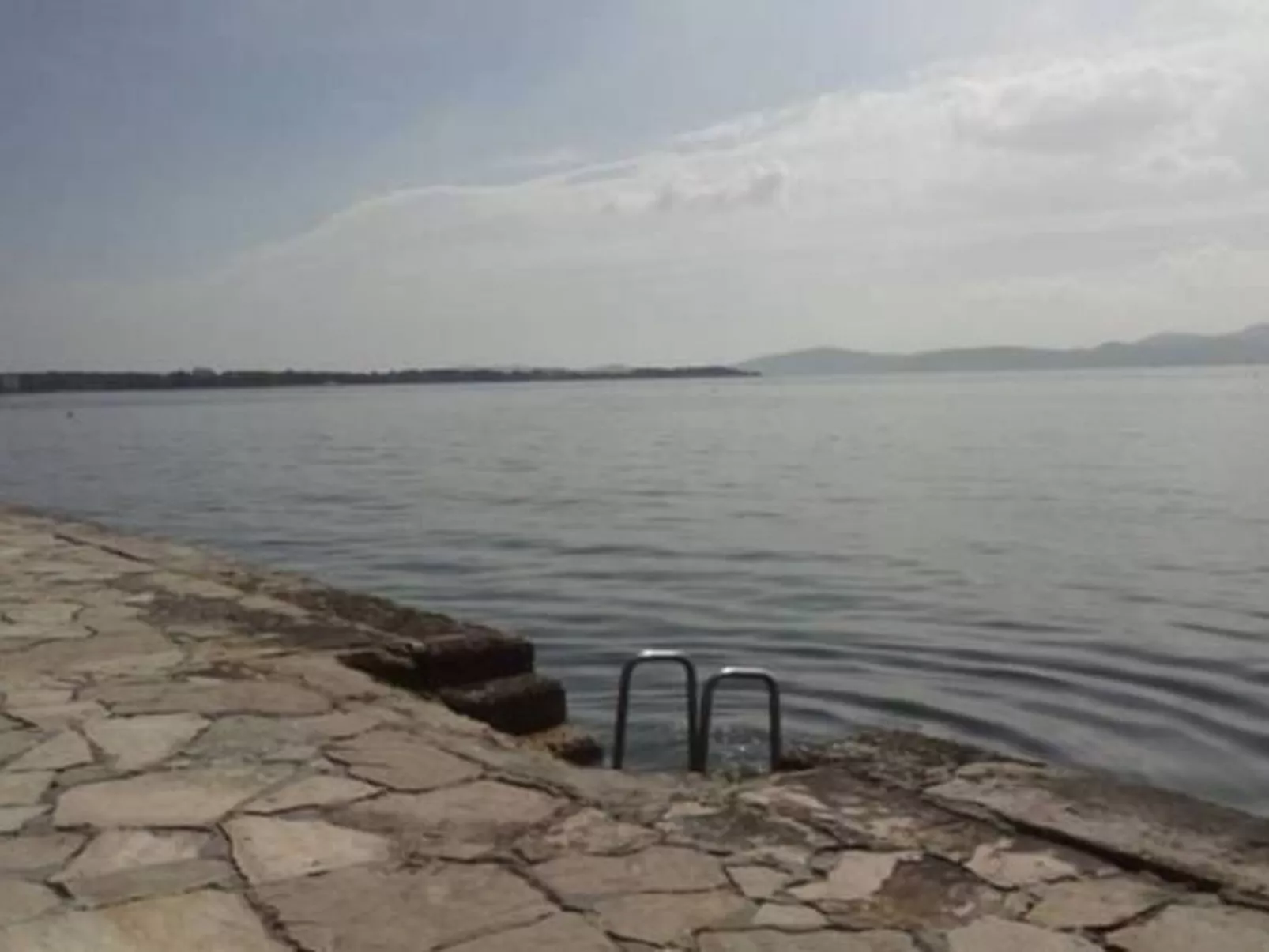 Große Ferienwohnung in Zadar mit Privatem Balkon-Buiten