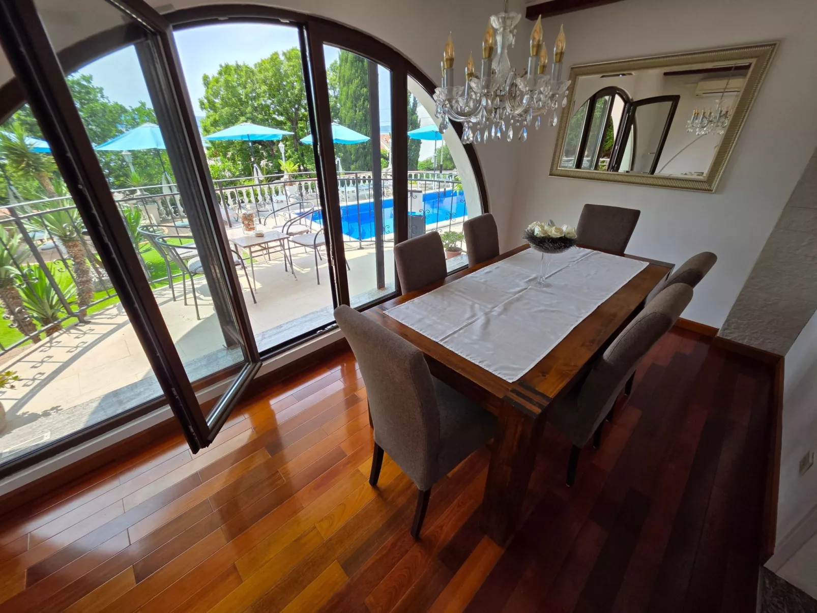 Wohnung mit Terrasse - Gemeinschaftspool-Binnen