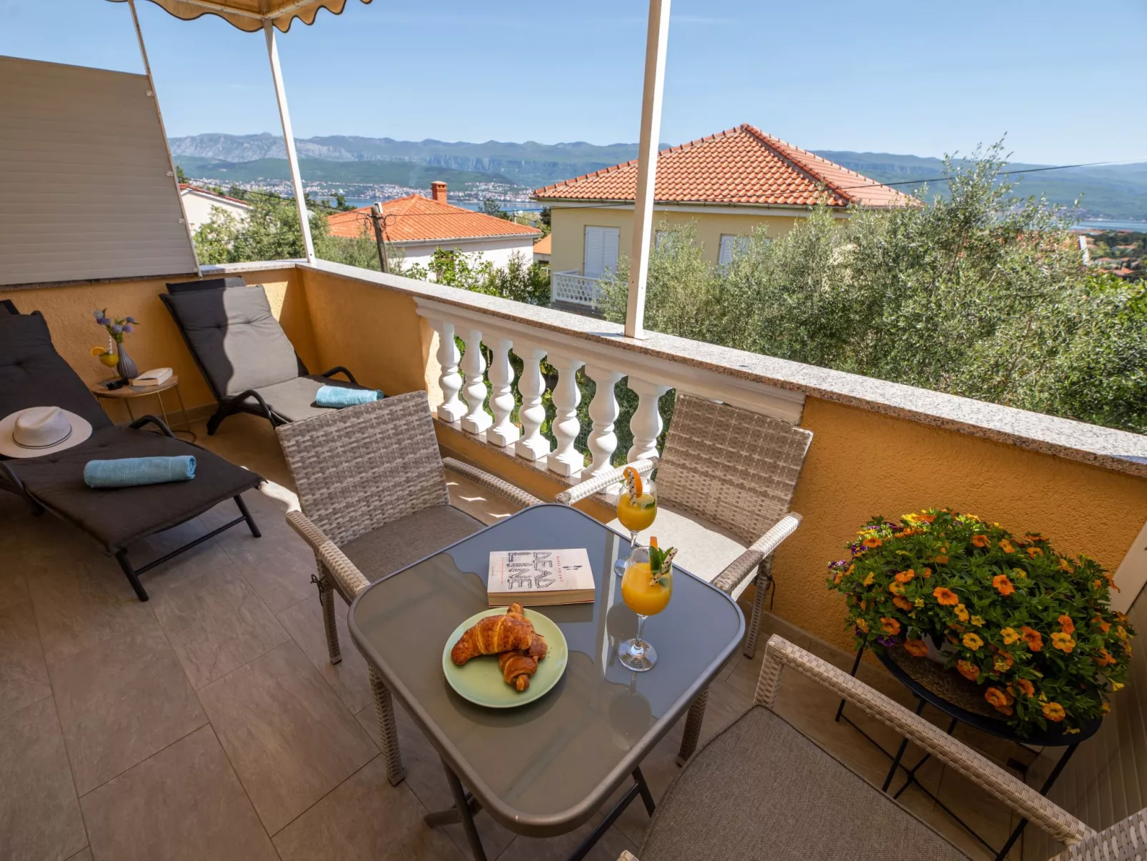 Für 2 Personen  + 1 Kind ca. 40 m&sup2; in Šilo, Adriaküste Kroatien (Kroatisch-Buiten