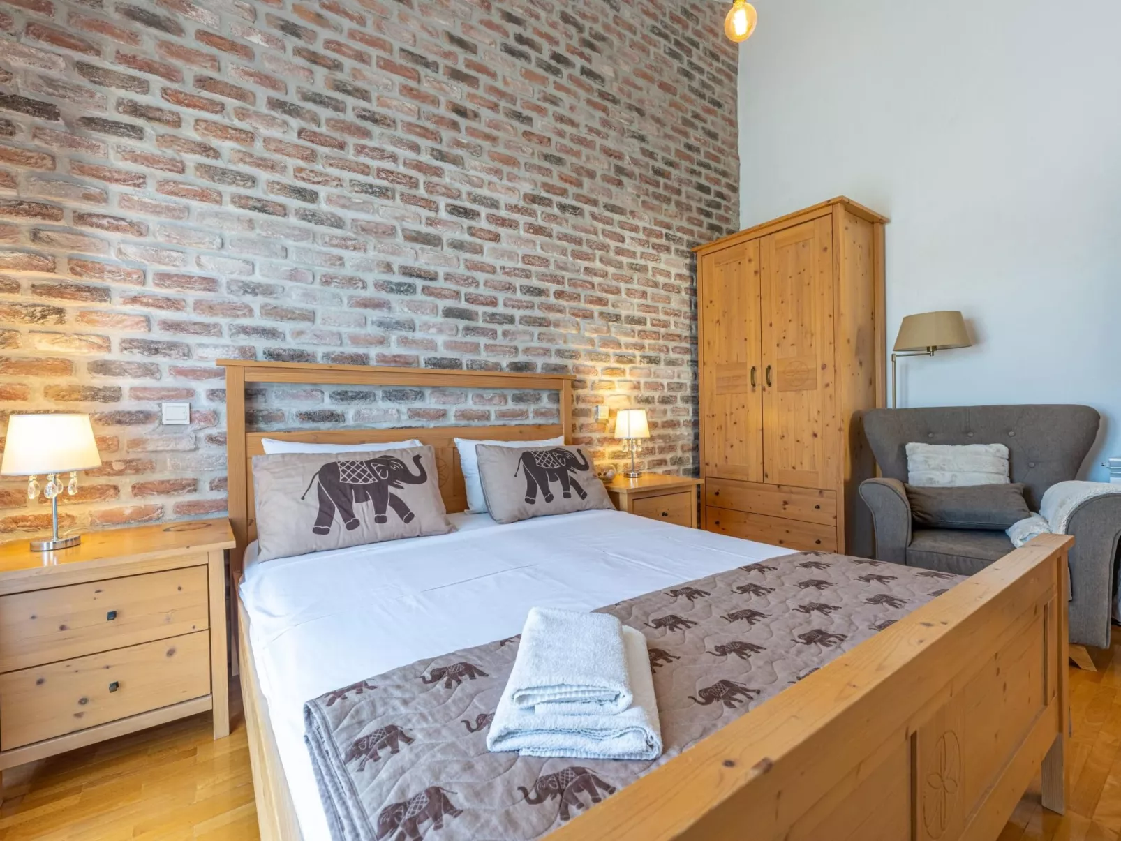 "Paradis 6" mit Whirlpool-Binnen