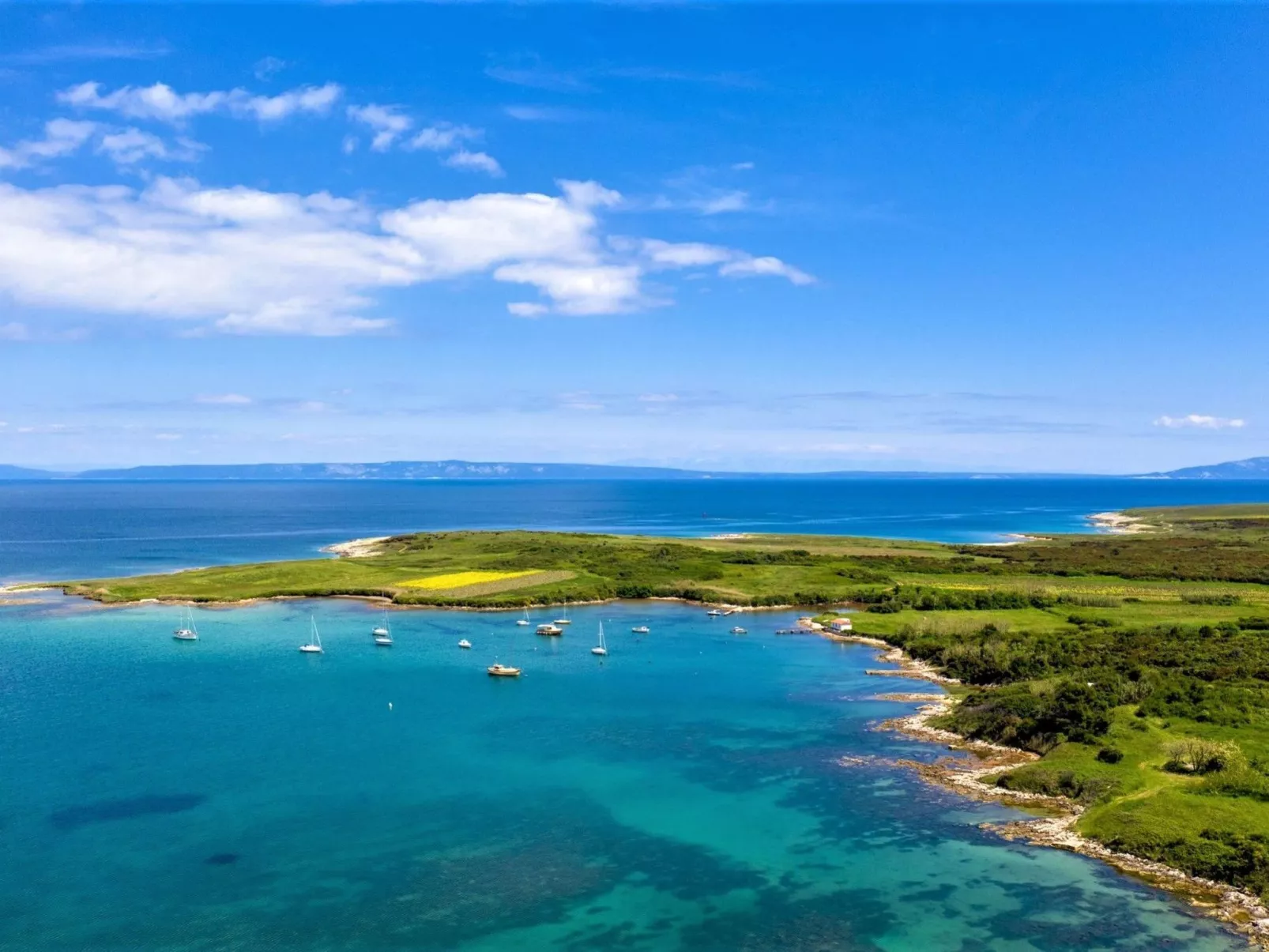 Wunderschöne Ferienwohnung in Ližnjan mit Garten, Grill und Terrasse-Buiten