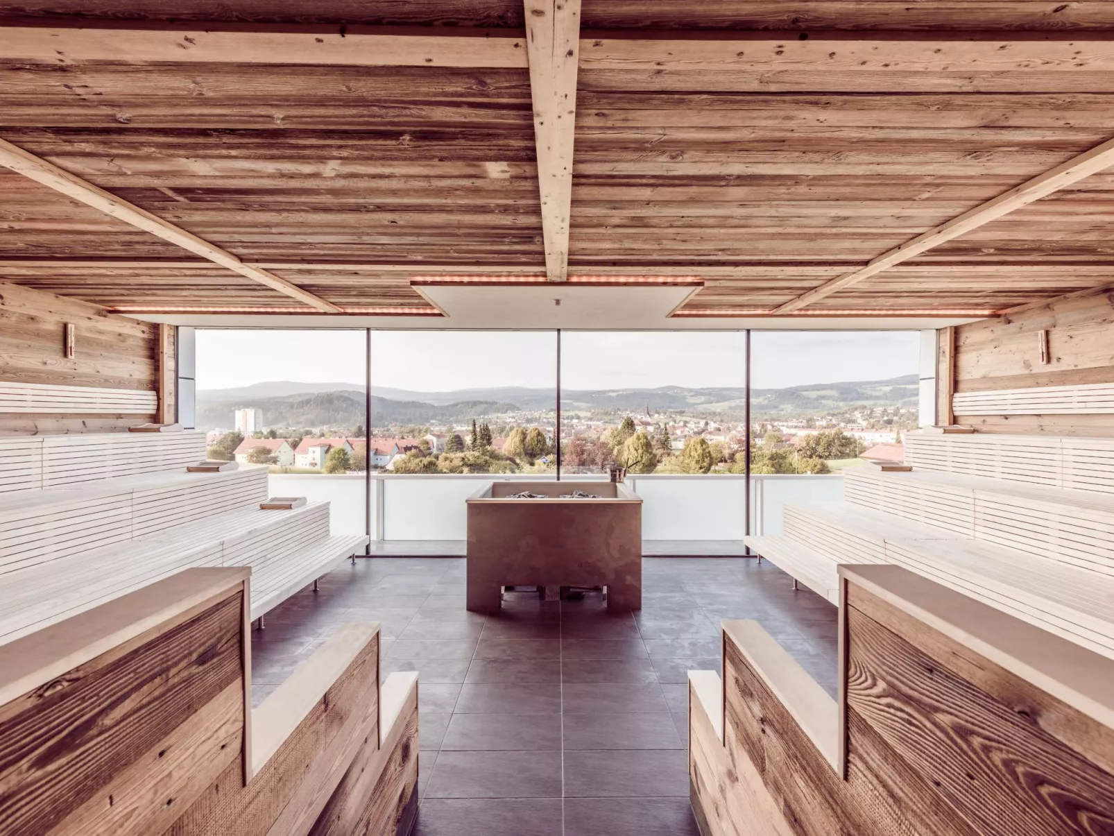 Landgut mit Terrasse-Buiten