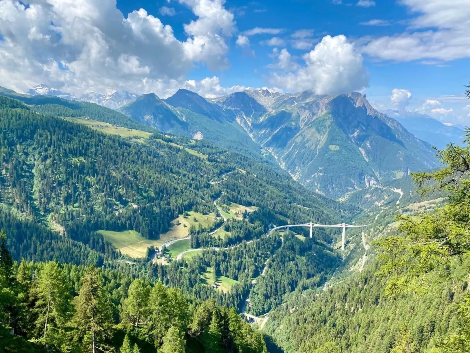 Alphütte Murmolta auf der Sonnenterrasse im Wallis-Image-tags.info