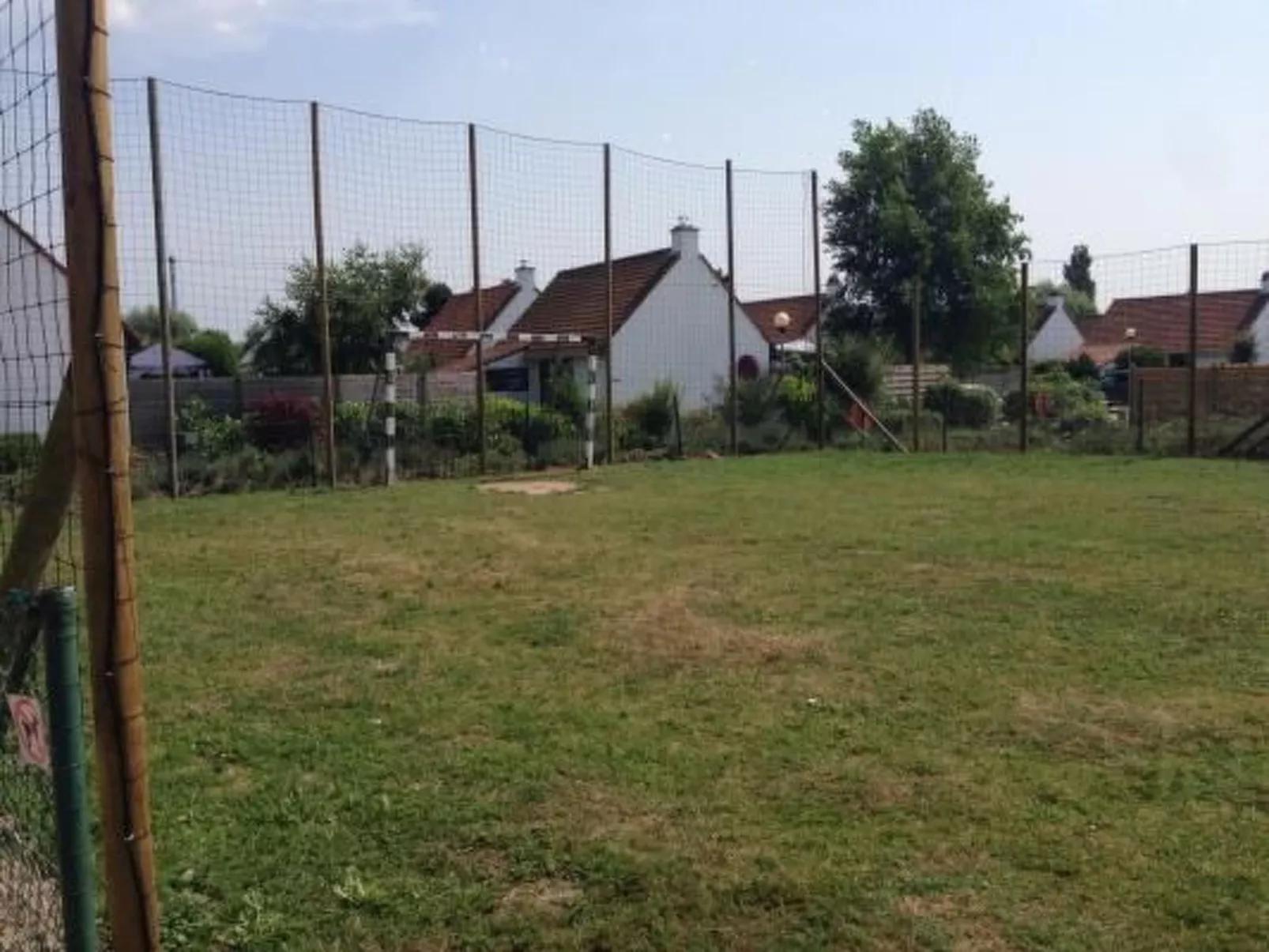 Zonneweelde bei Dünen und Wald-Buiten