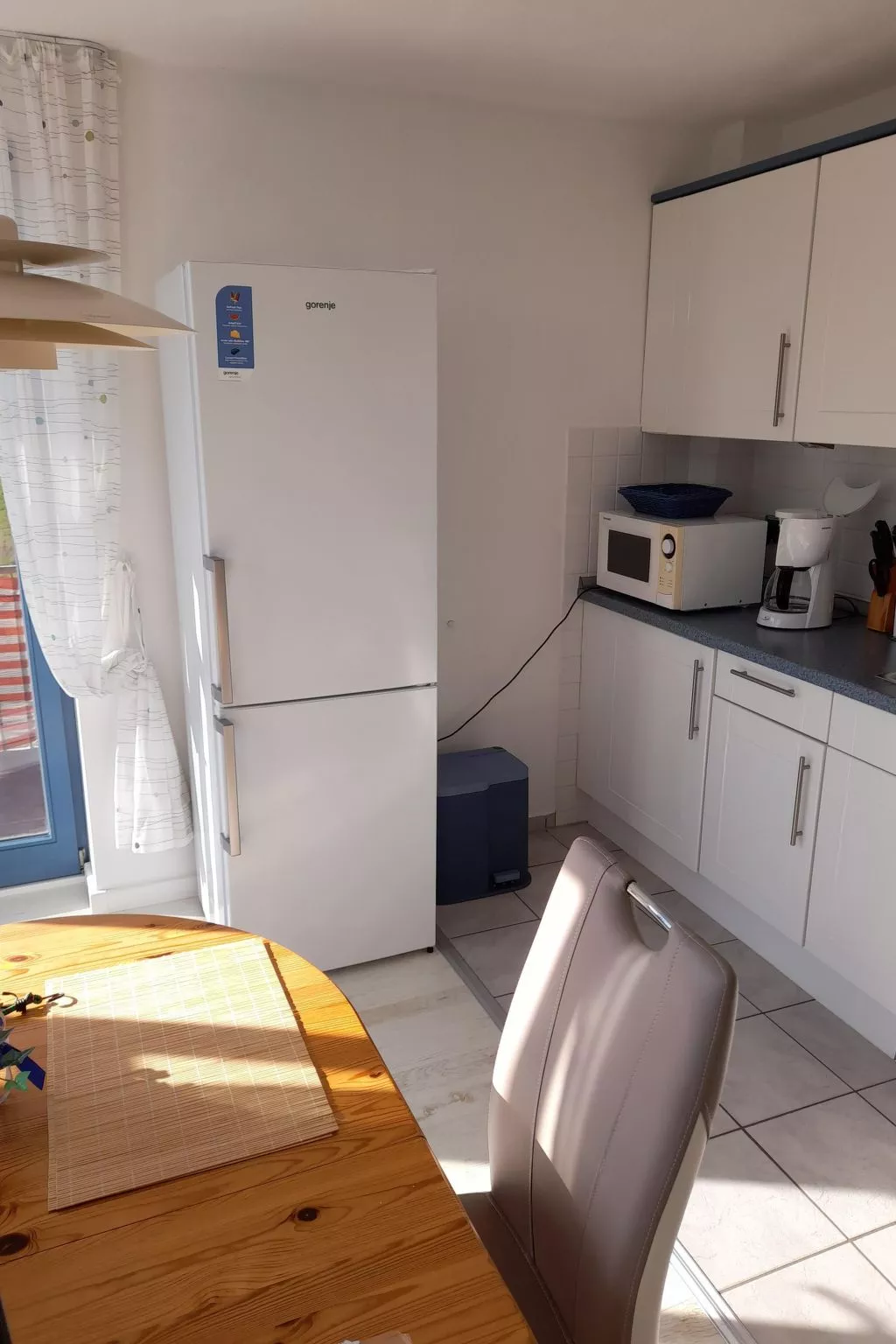 Moderne Ferienwohnung mit Balkon in Strandnähe-Binnen