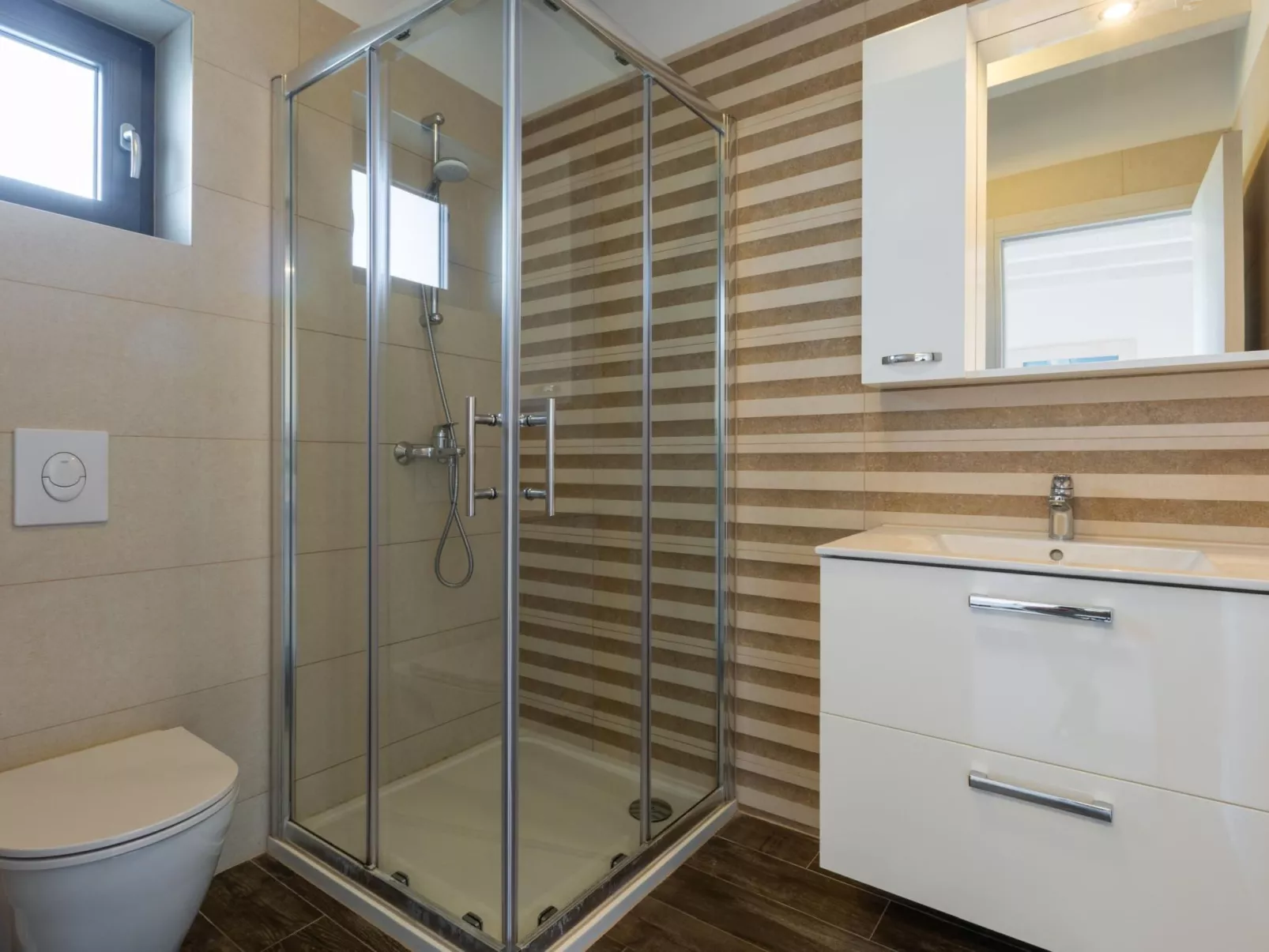 Villa Luna mit Pool, Sauna, Whirlpool, Tennisplatz-Binnen