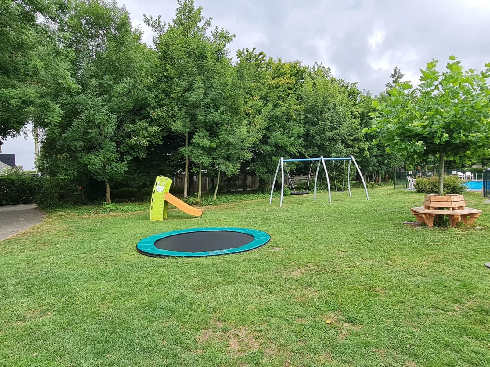 "Buurtweg 121"-Buiten