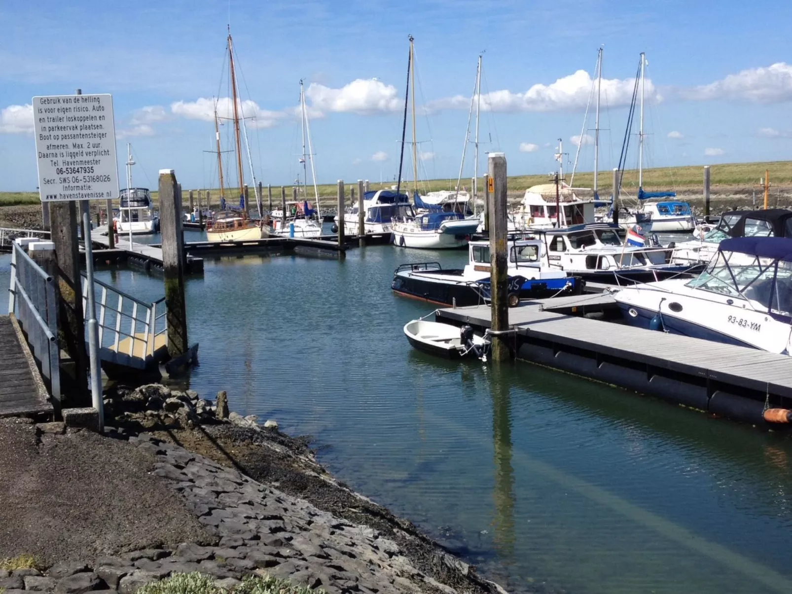 Gemütliche Hütte-Buiten