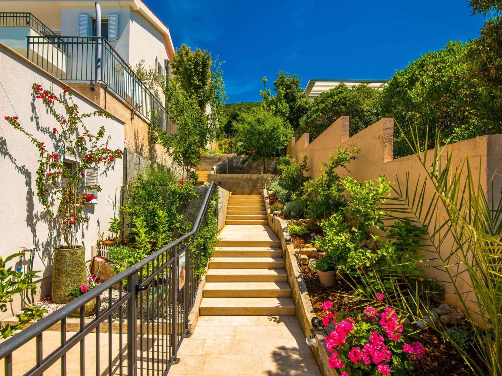 Geräumige, luxuriöse 5*-Ferienvilla mit Meerblick, eigenem Pool und großer Terr-Buiten