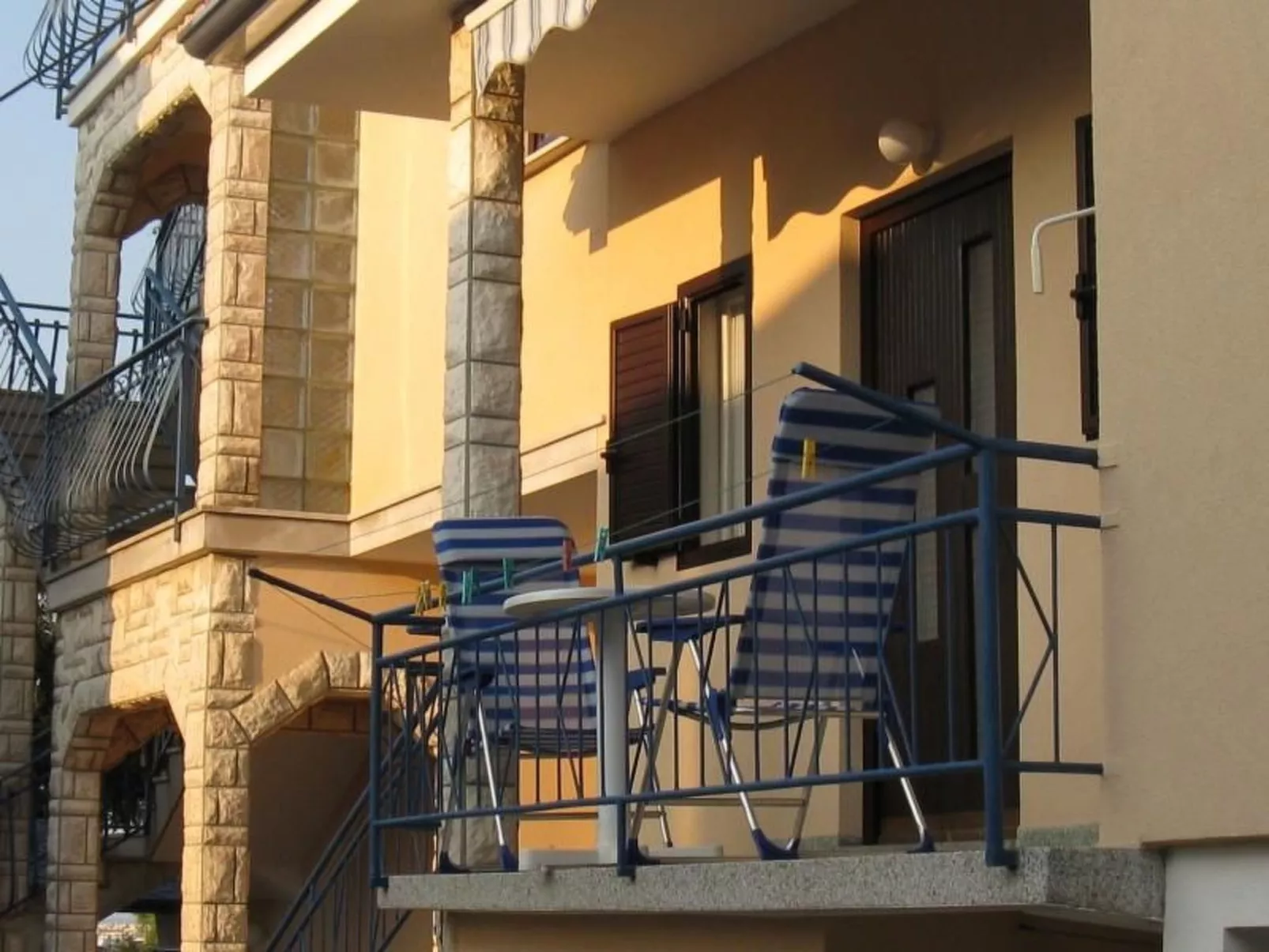 Apartmentkomplex Jakov - Buiten