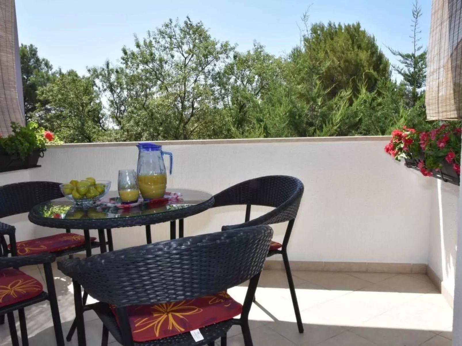 Wohnung mit Garten in der Nähe des Zentrums-Buiten