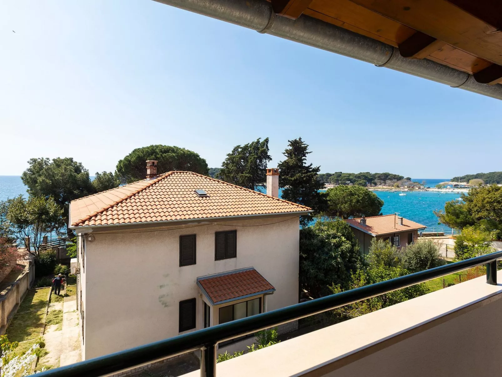 In Pula und Nah am Strand-Buiten